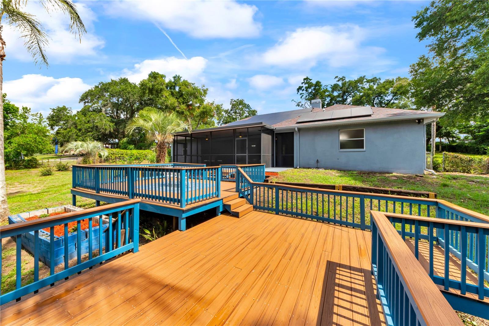 Huge bilayer Trex deck