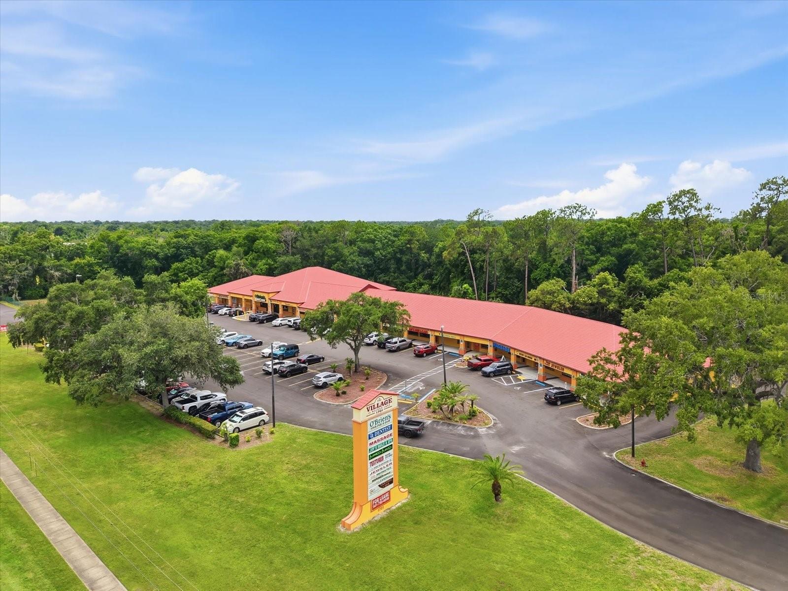 Nearby Shopping and Dining