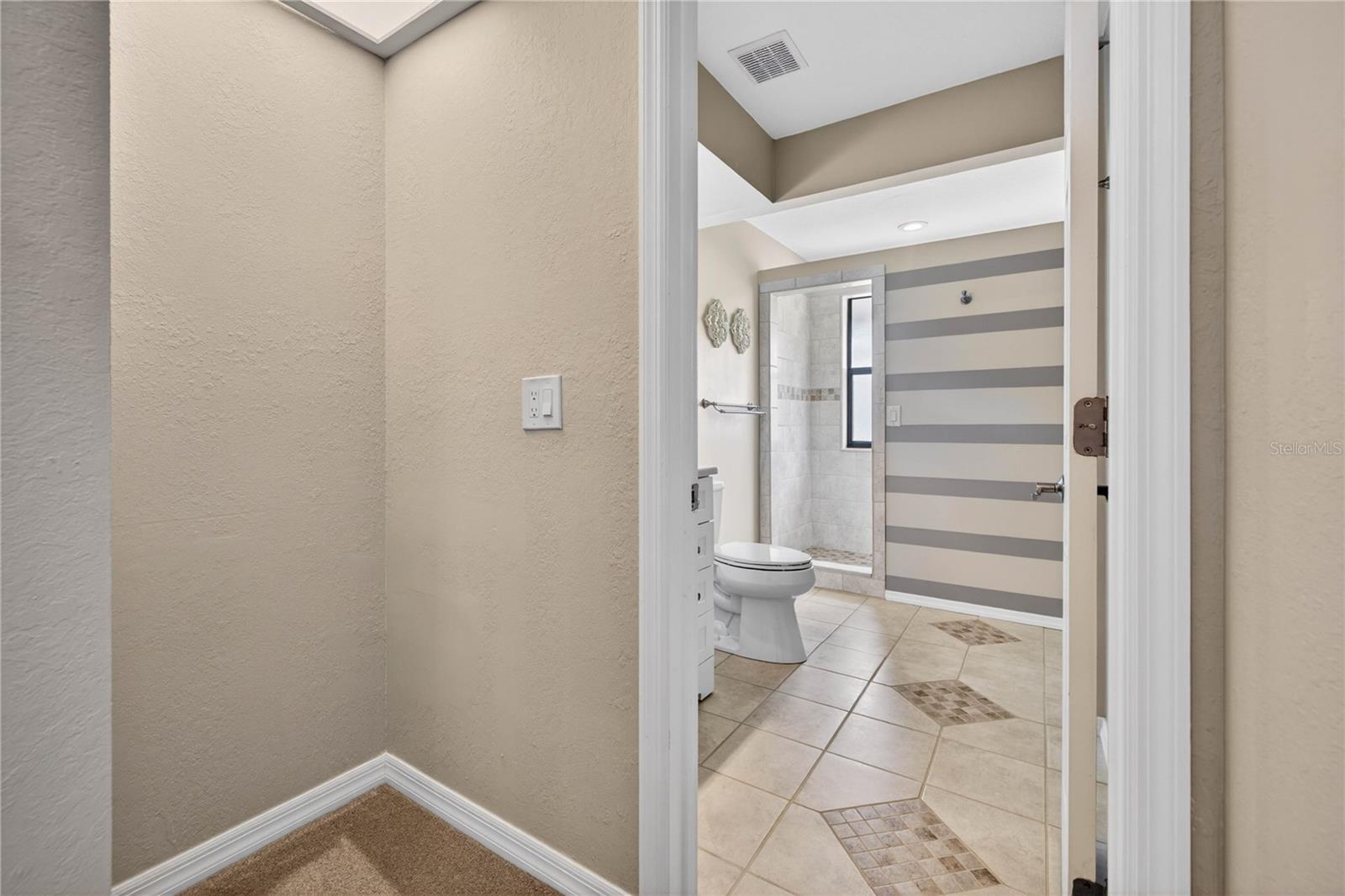 Primary dressing area
