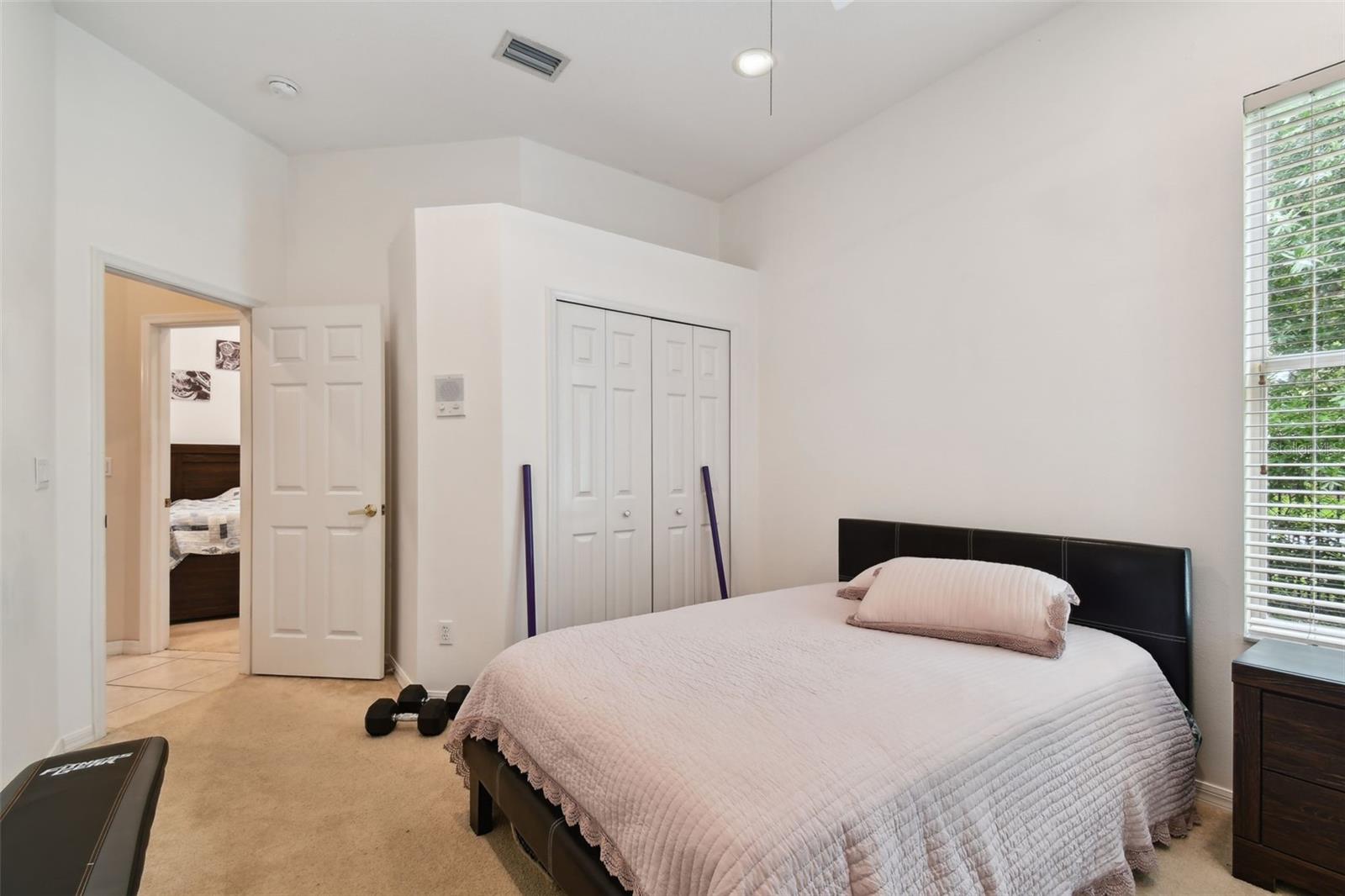 TB8518027