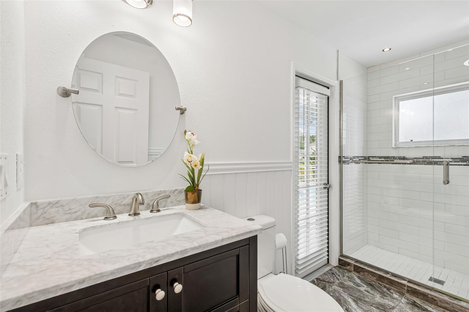Bathroom #2 with Pool Access