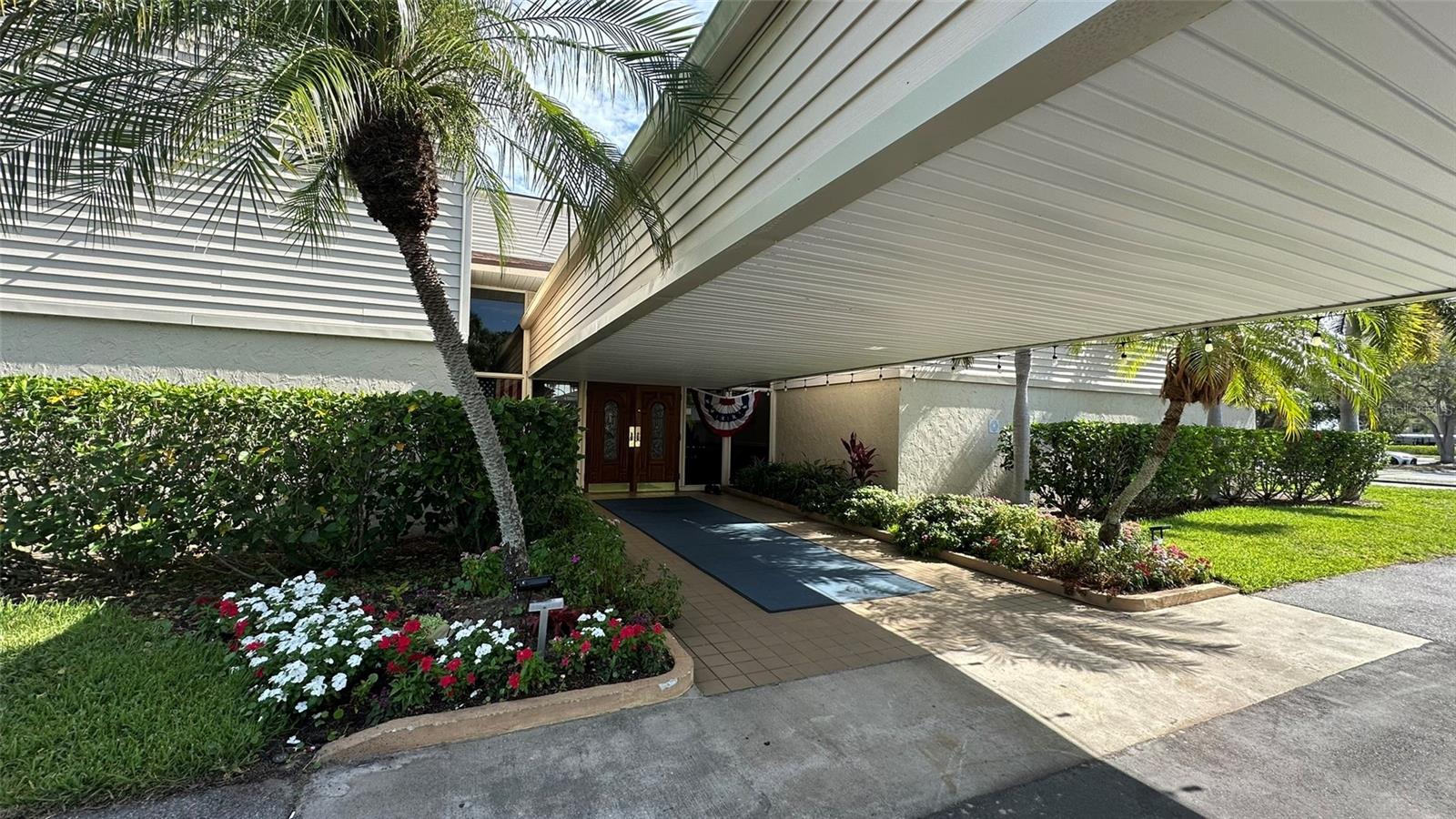Entrance to Bayview Pub and Grill Clubhouse.