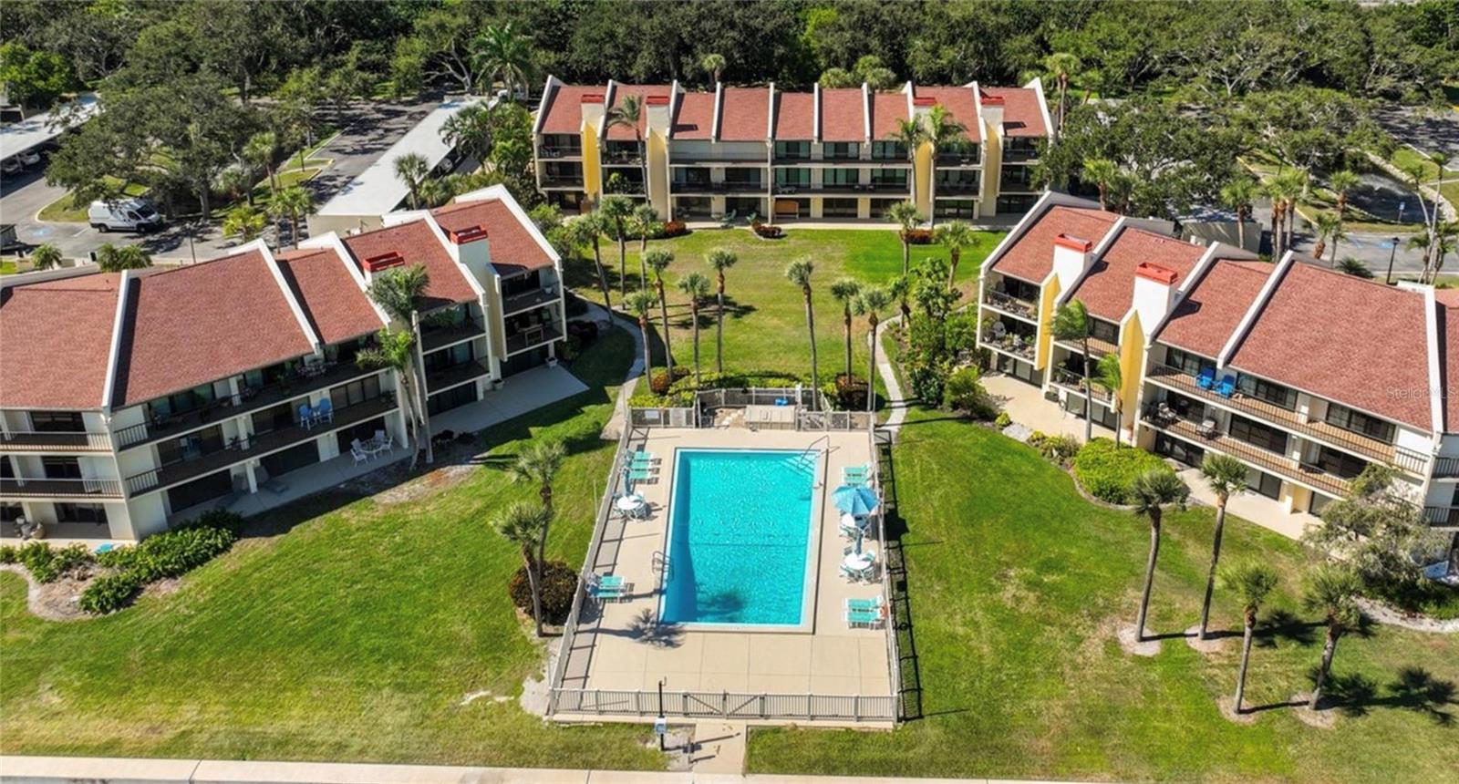 TB8518137