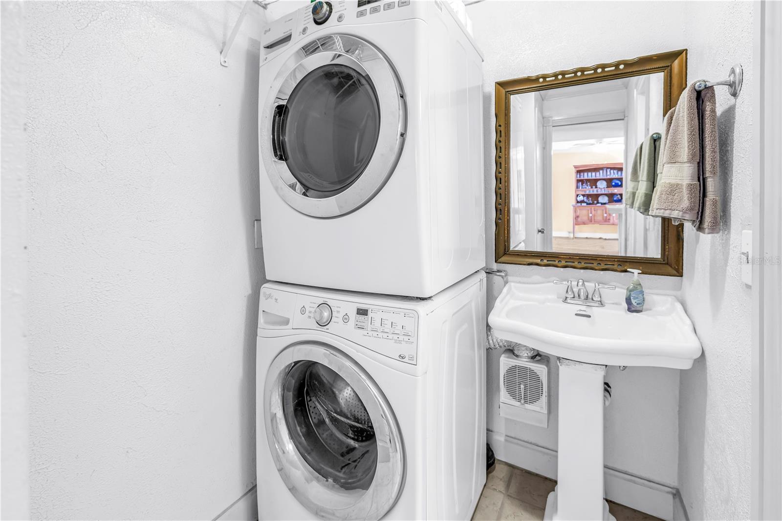 In unit full size laundry