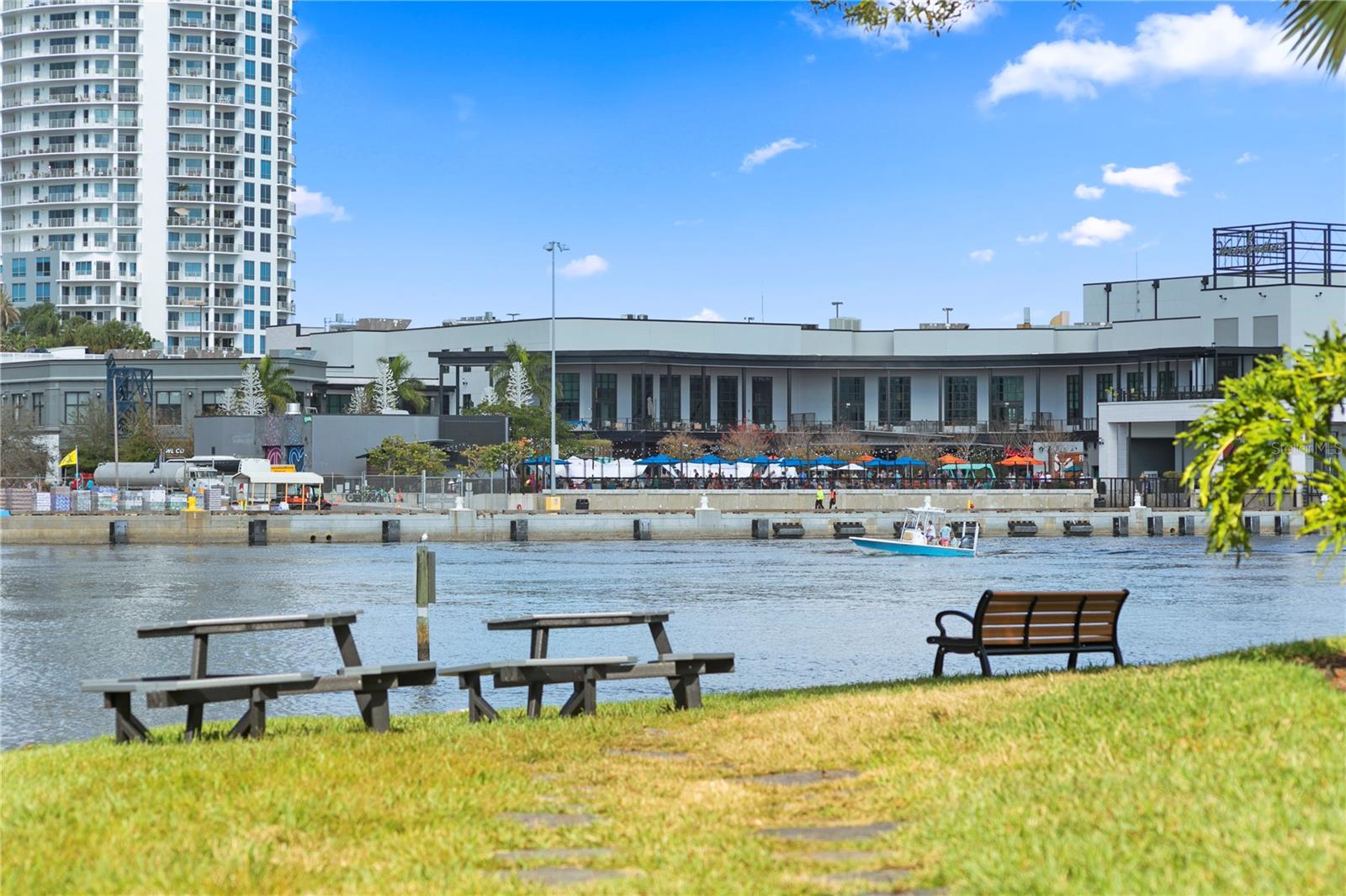 Lovely community access to the water for kayaks or paddle boards
