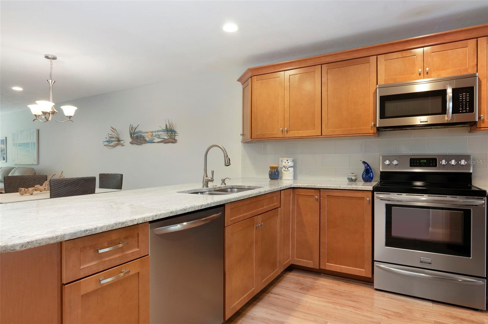 Perfectly designed kitchen. So functionable.