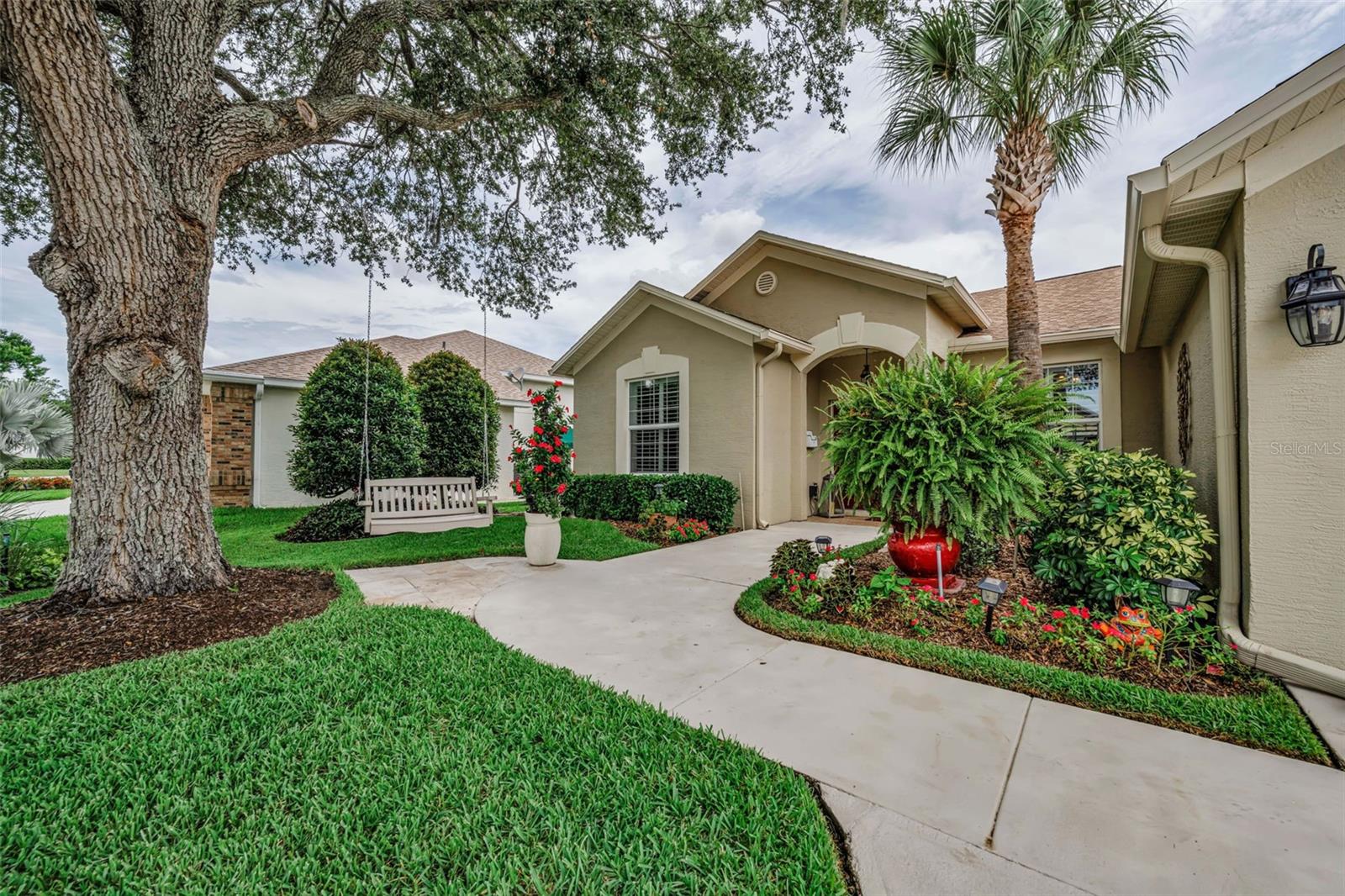 Welcoming approach, nicely manicured landscaping