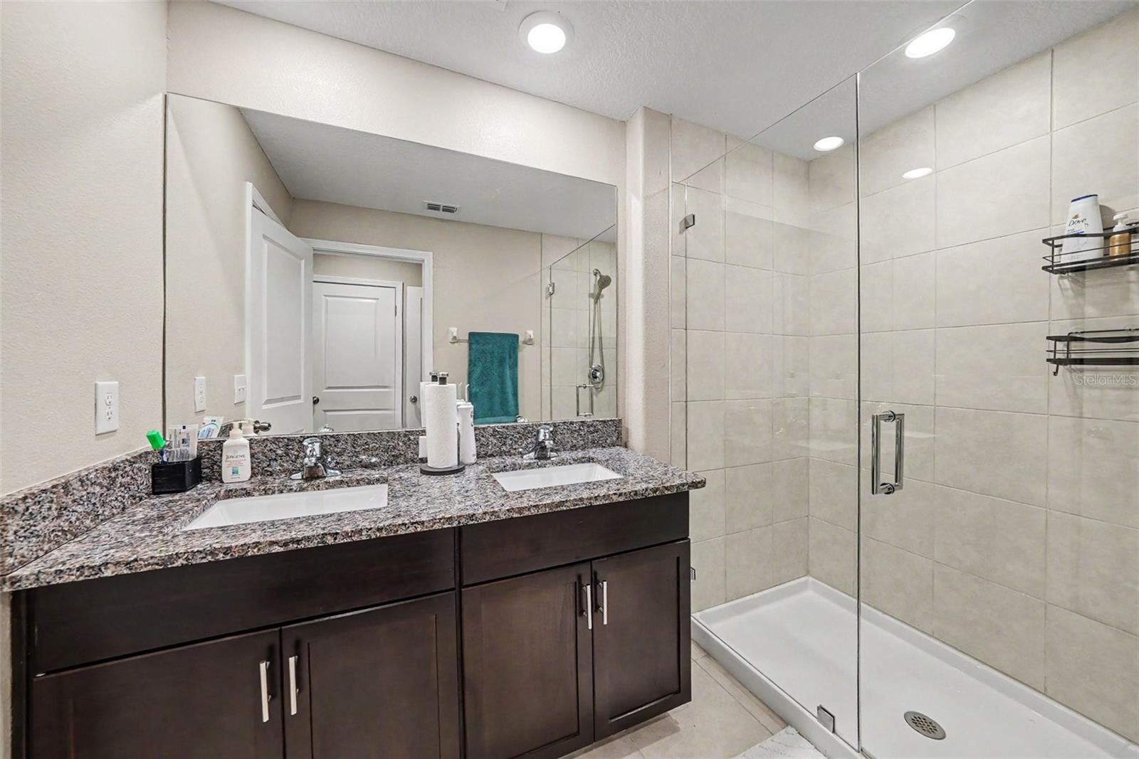 Primary bedroom bathroom.