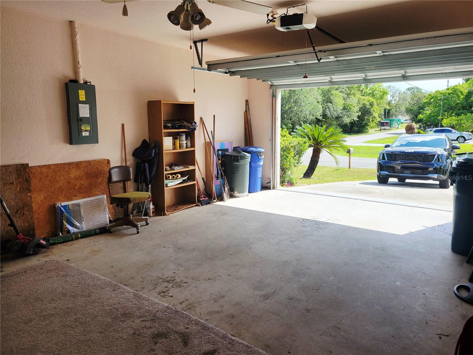 Oversized 1 car garage