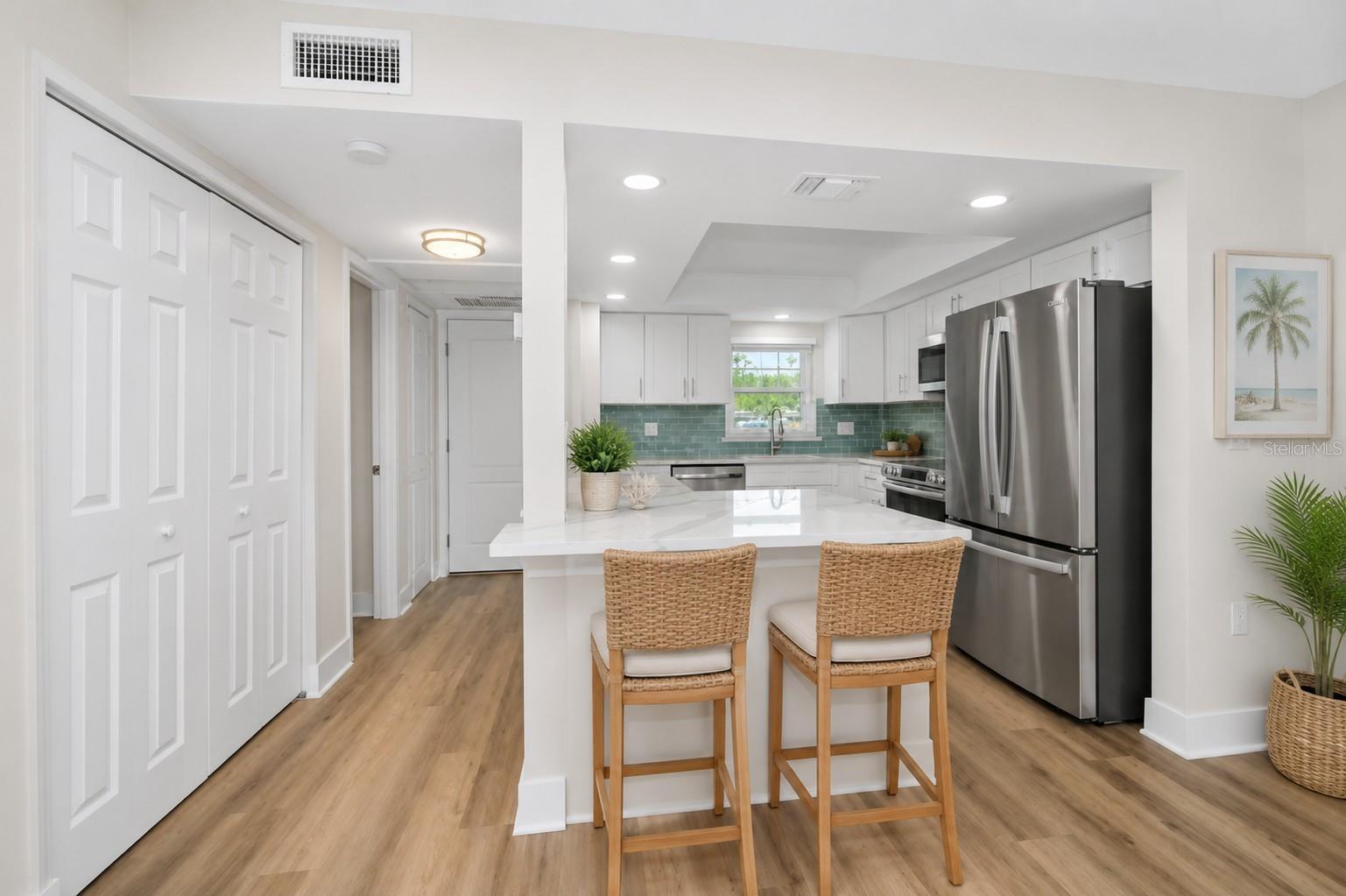 Virtually stagged kitchen breakfast island