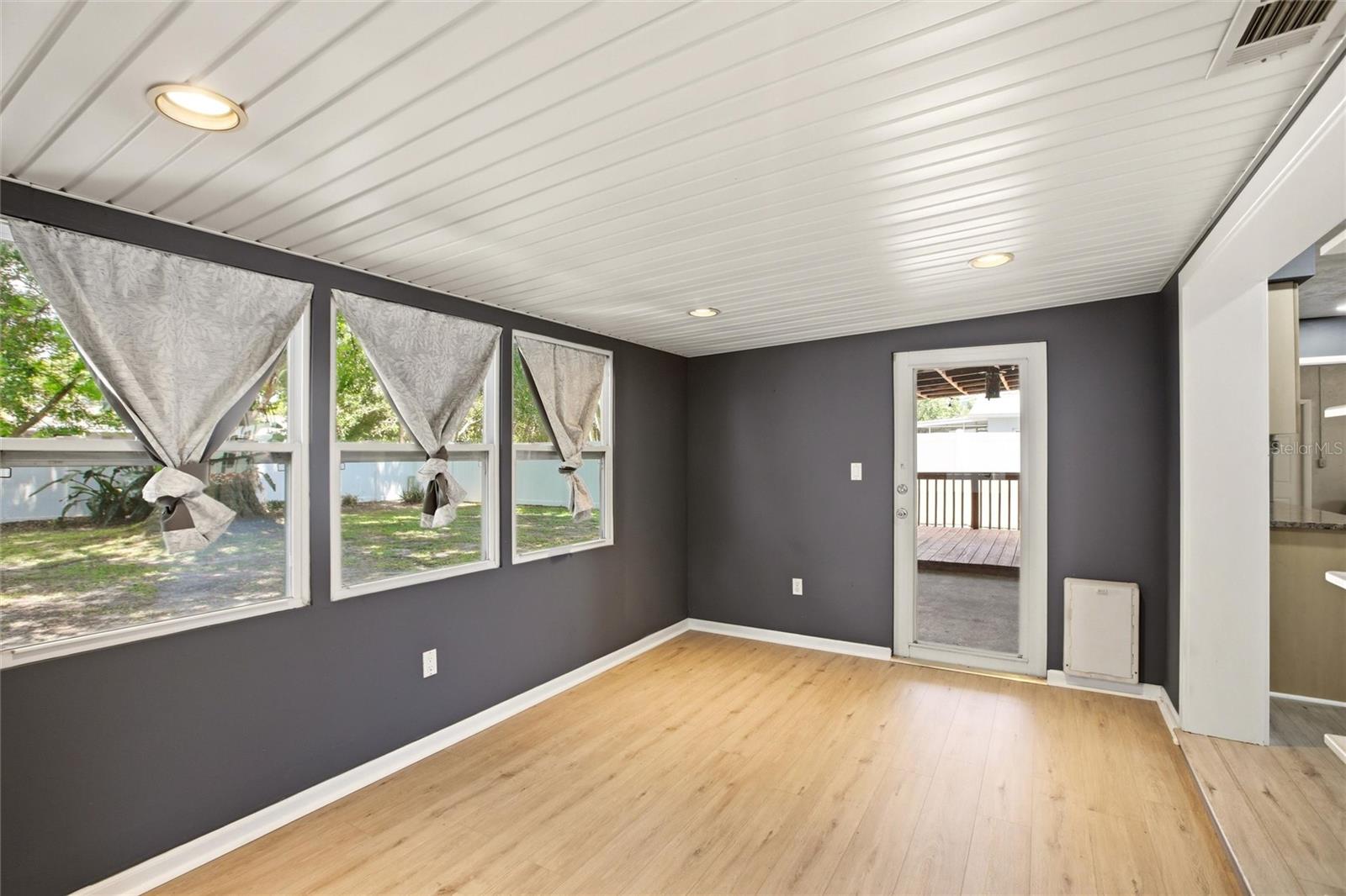 Florida Room to view of back door
