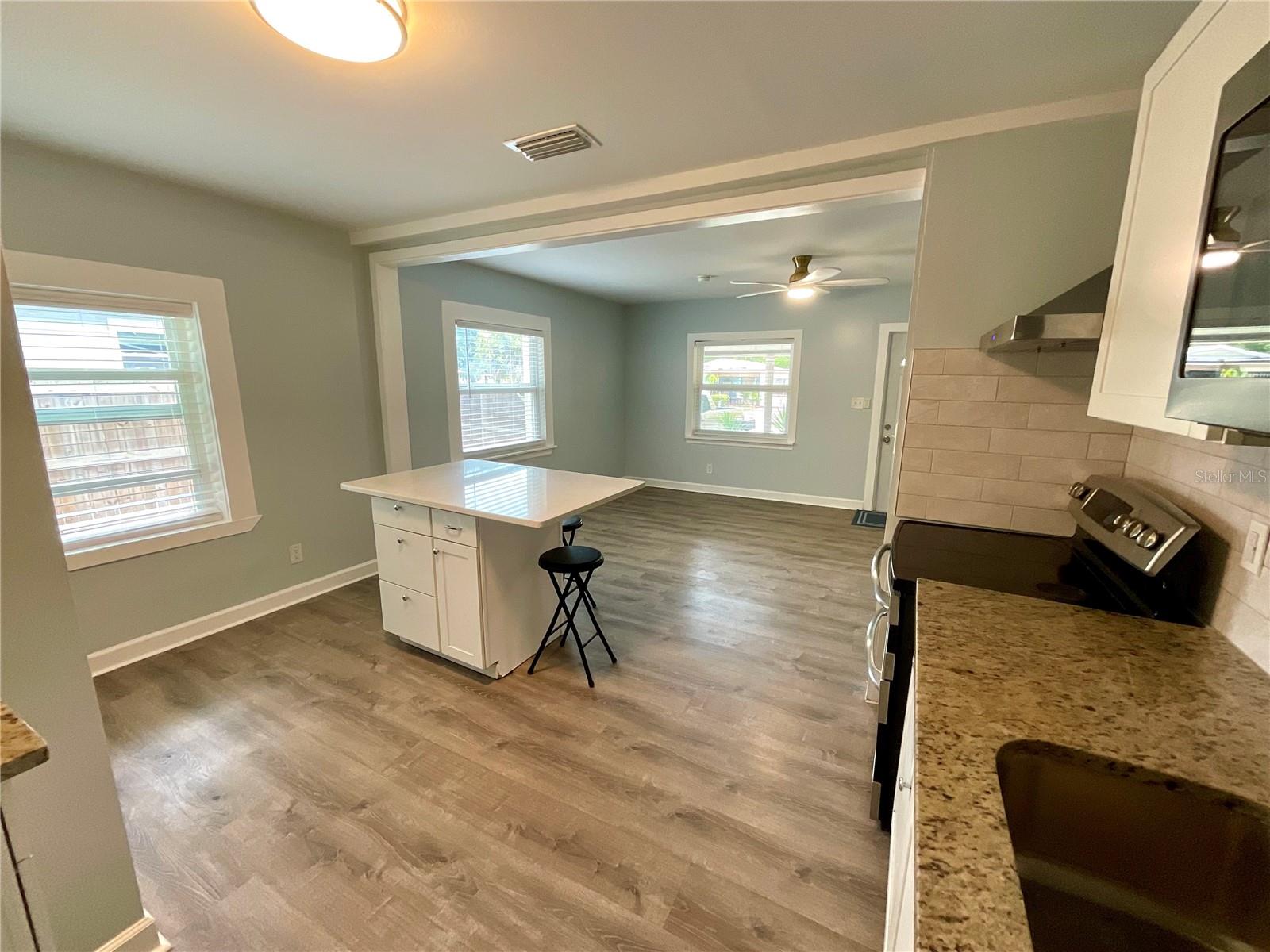 Kitchen - Island (moveable)