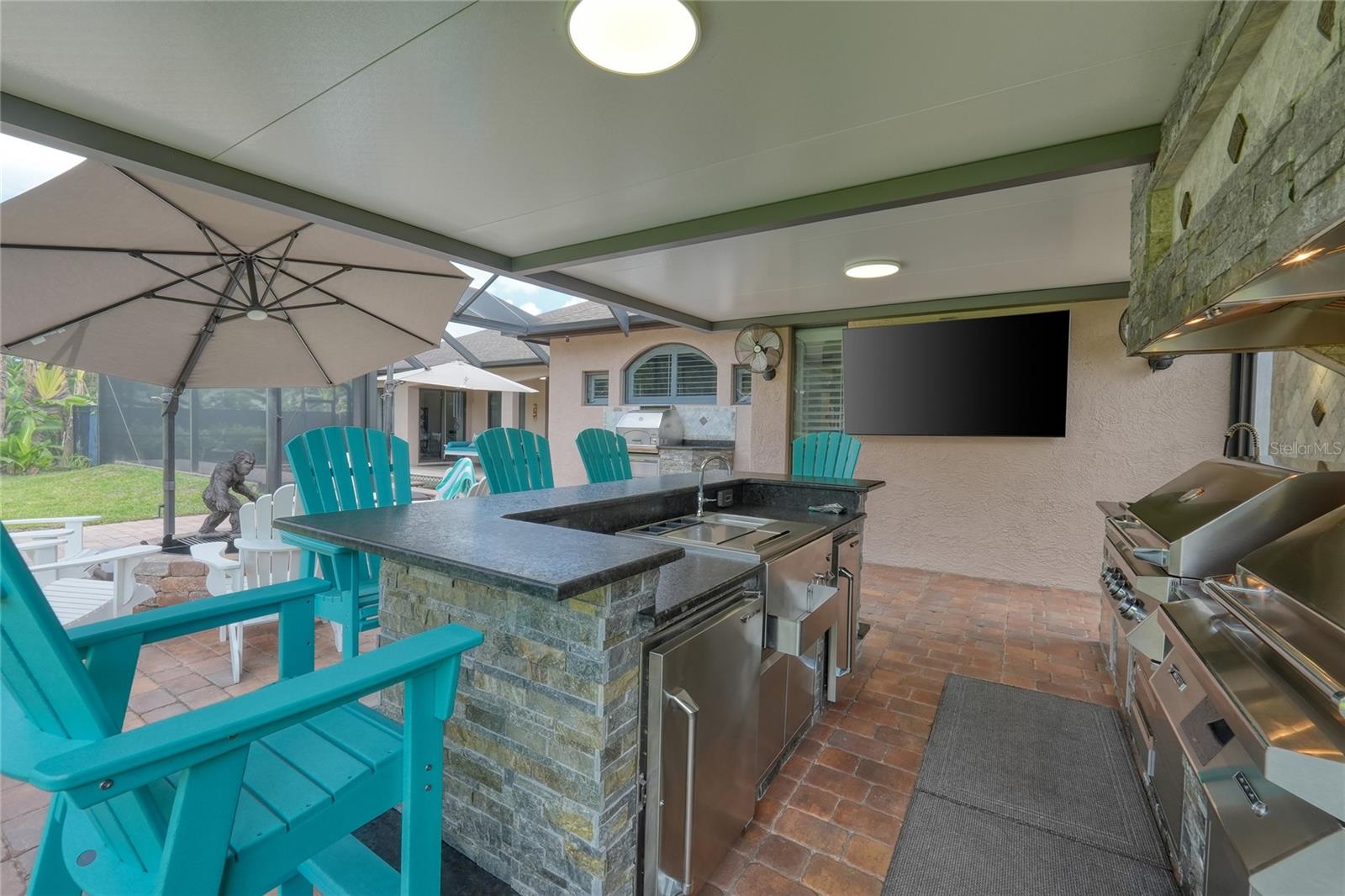 Perfect to watch that game in style!