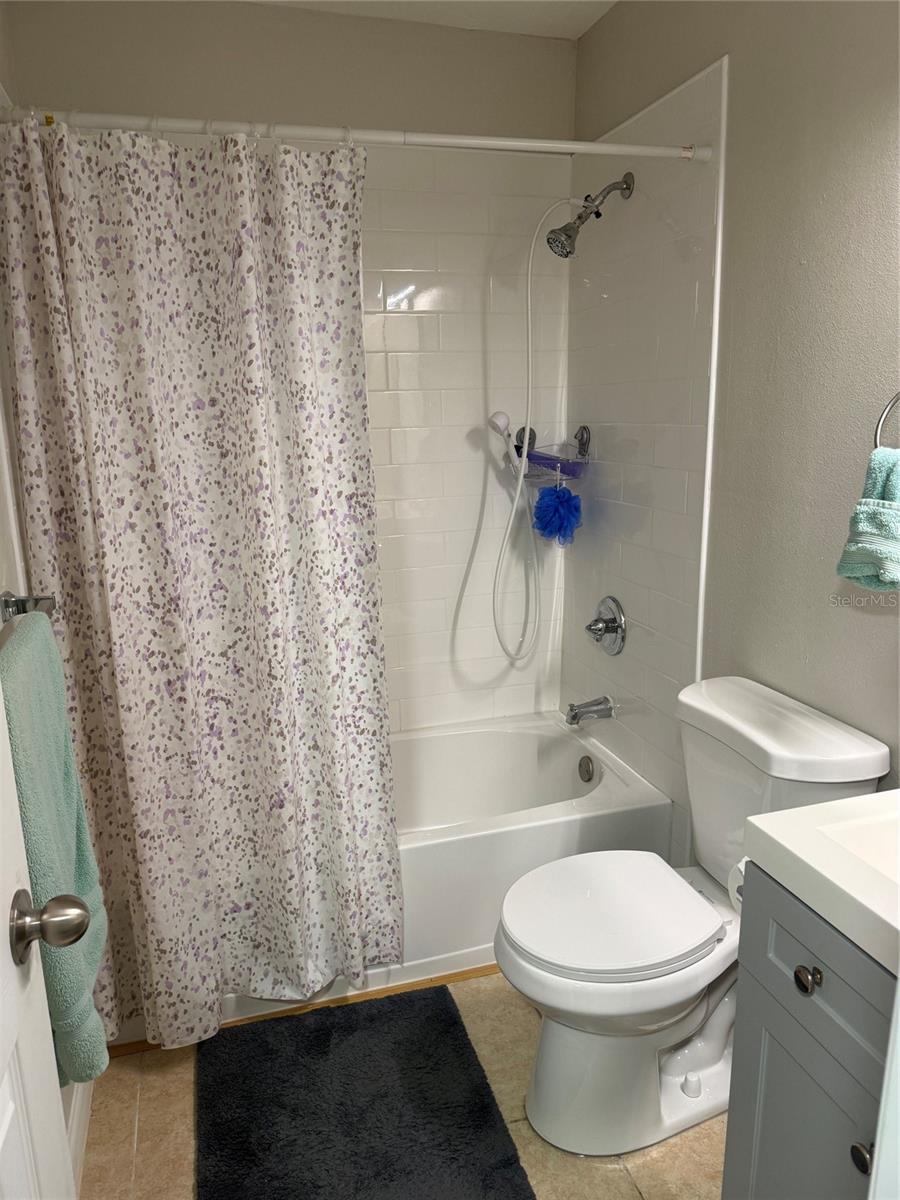 BATHROOM 2