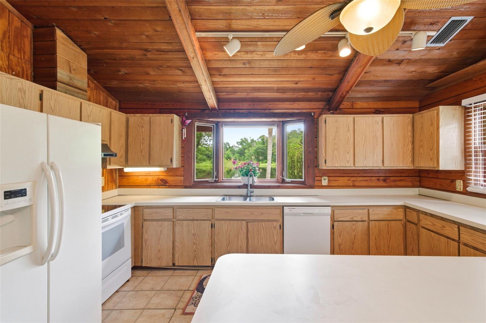 TB8518337