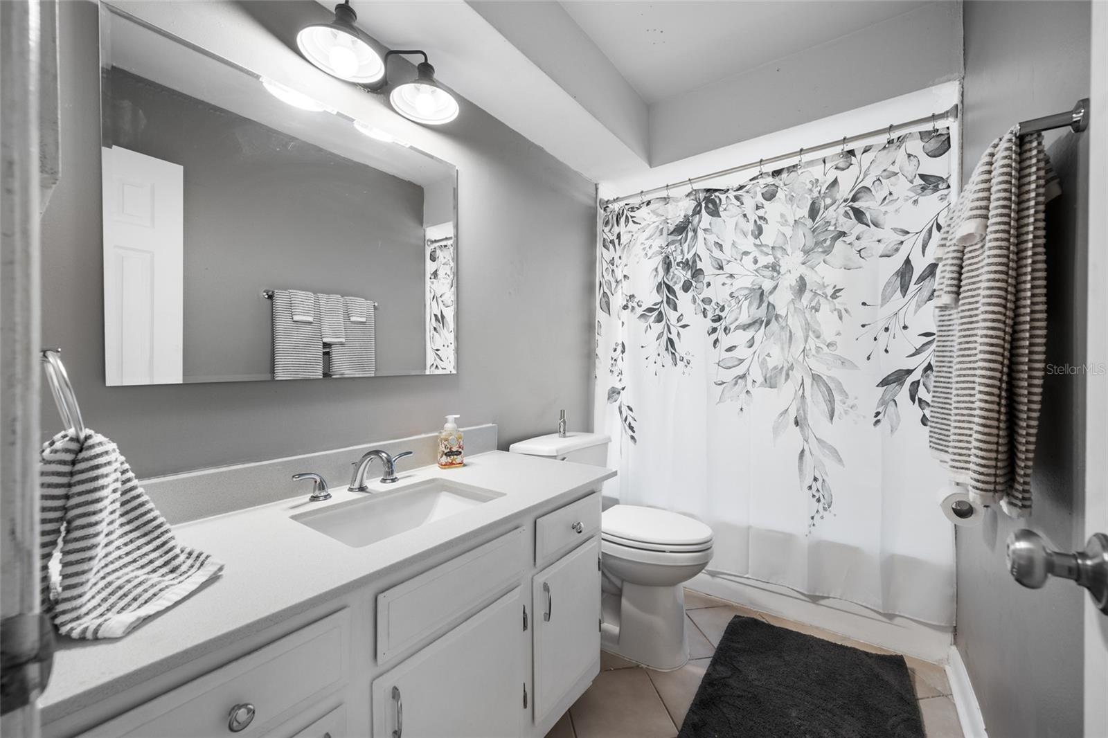 2nd Bathroom