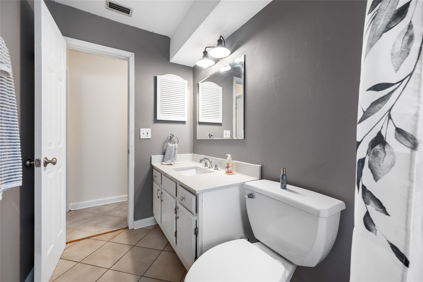 2nd Bathroom