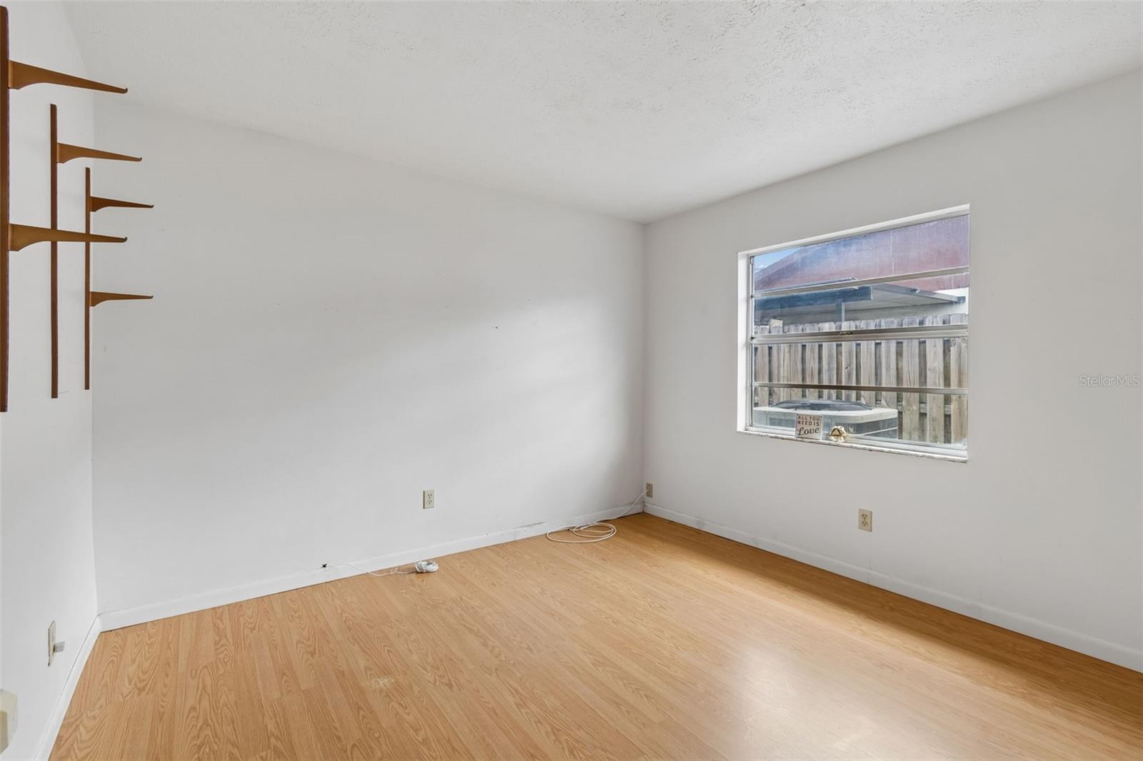 Secondary bedroom