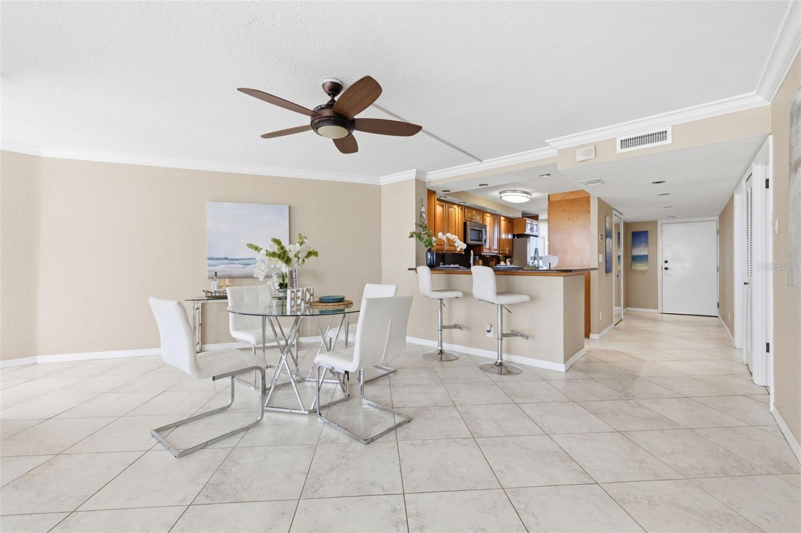 Dining area and breakfast bar