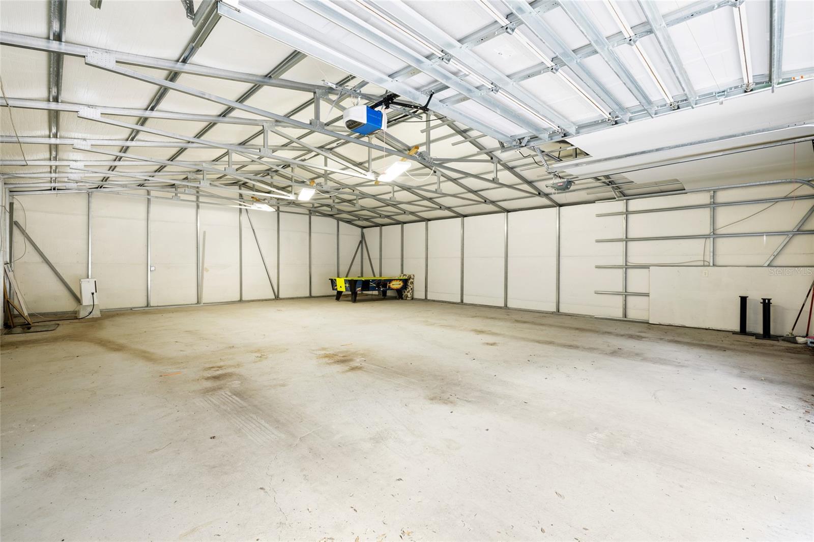 6 Car Garage