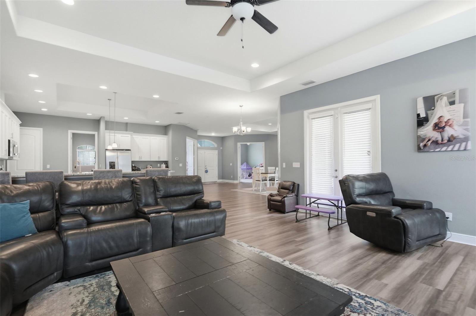Open Floor Plan with high try ceilings!