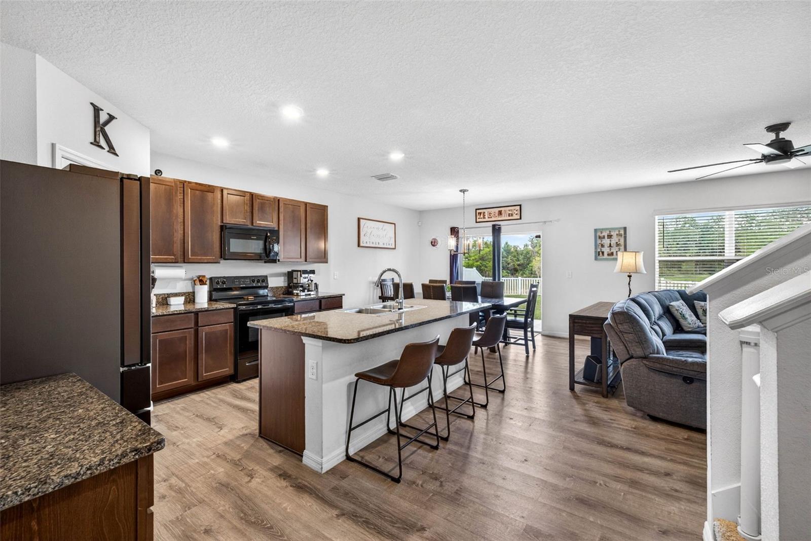 Kitchen with Breakfast Bar
