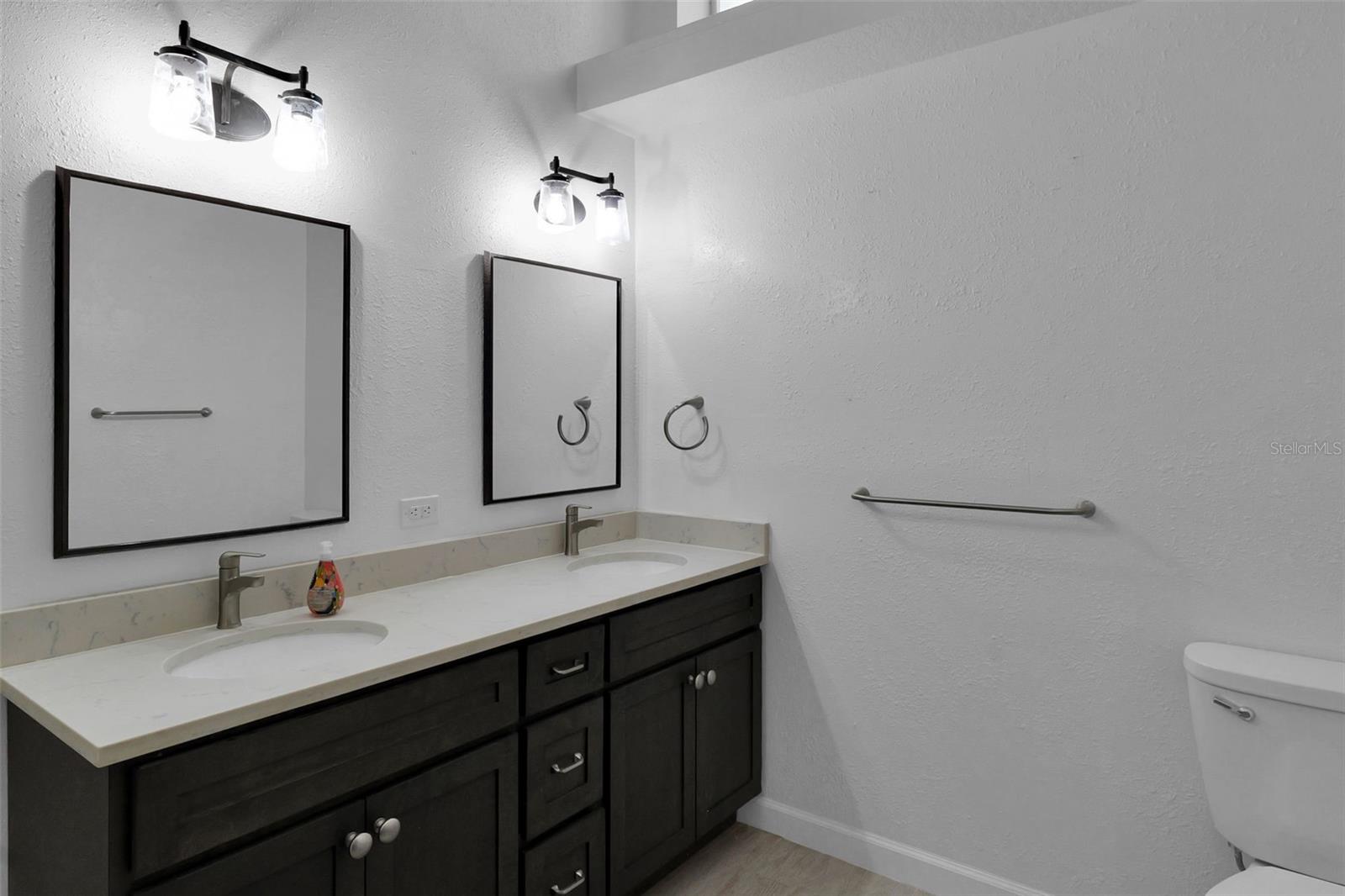 Main bathroom-double vanities