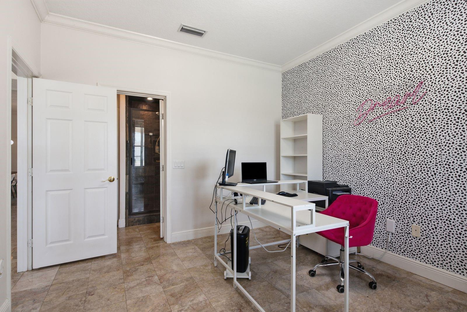 walk in shower/on suite bath to main floor bedroom