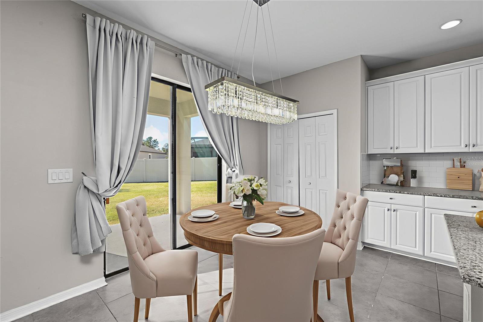 Virtually staged - breakfast area!