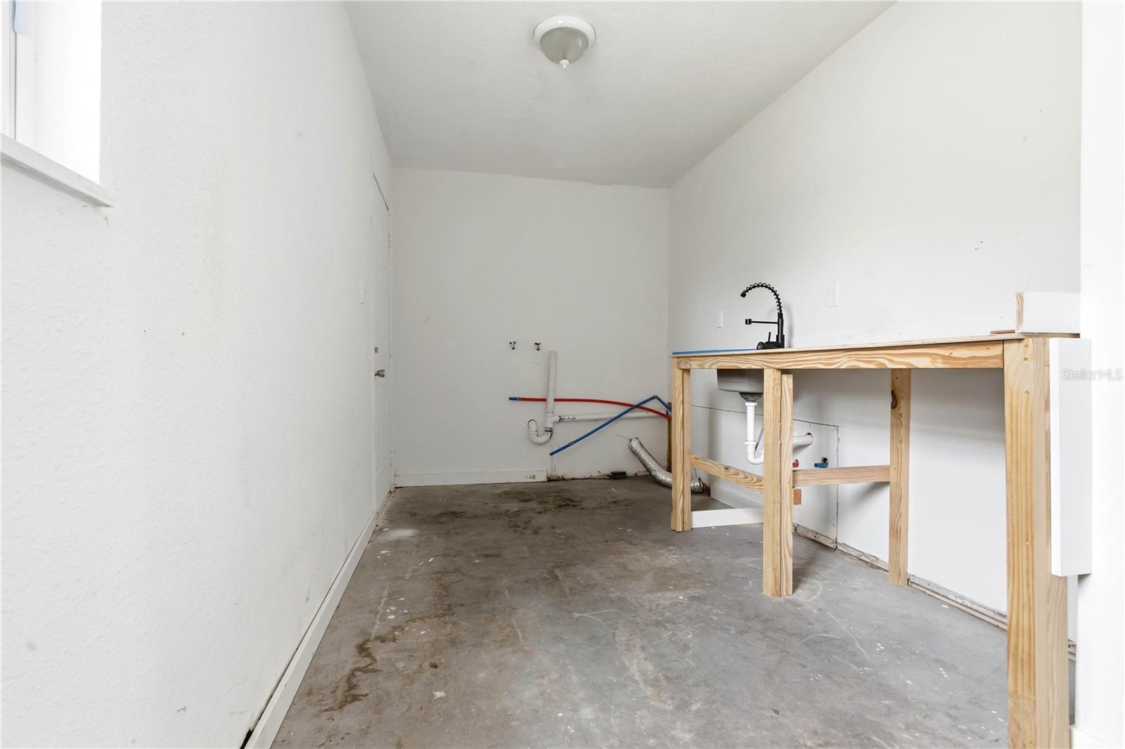 Washer/Dryer Hookup