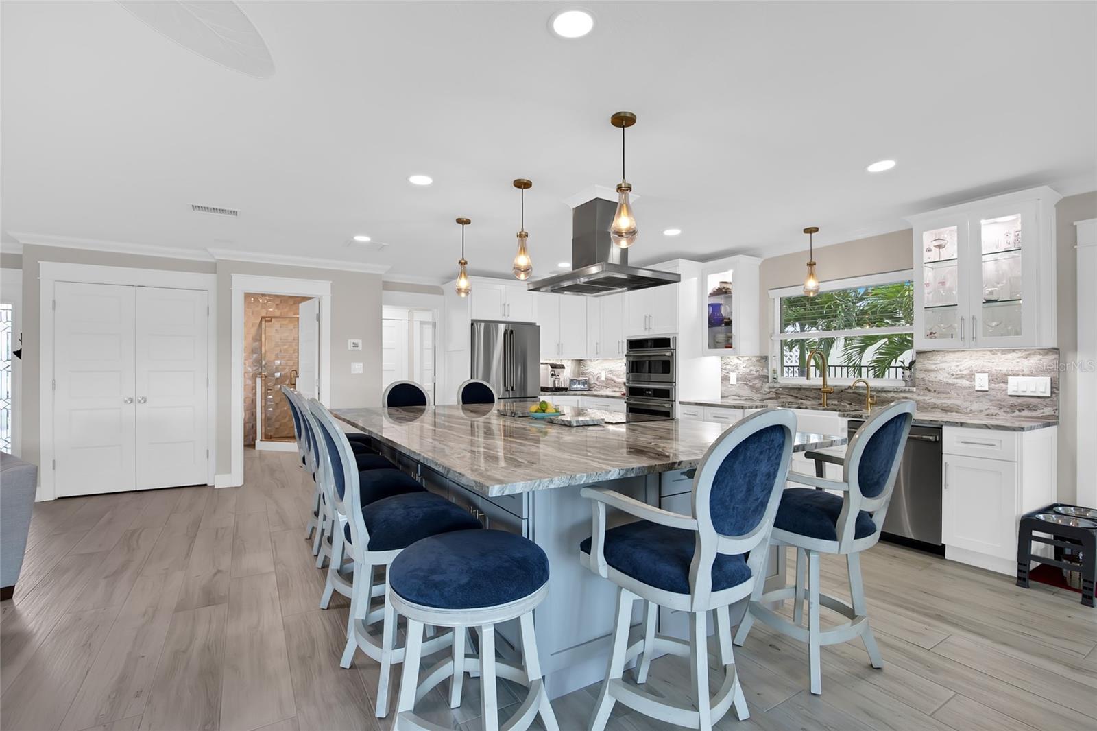 IMPRESSIVE CHEFS KITCHEN - IDEAL FOR ENTERTAINING A CROWD.   SEATING FOR 10 AROUND THE ISLAND