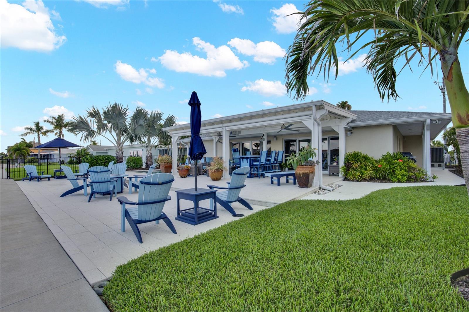 MULTIPLE OUTDOOR SPACES FOR ENJOYMENT