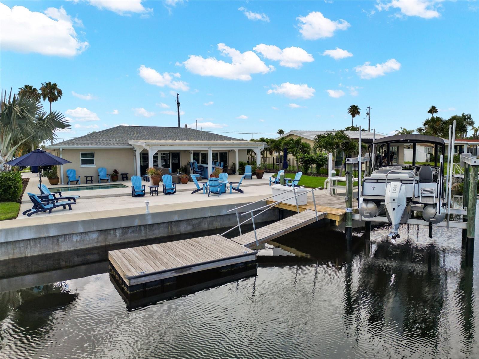 NEW SEAWALL -  FISH CLEAN STATION - WATER AND ELECTRIC AT DOCK