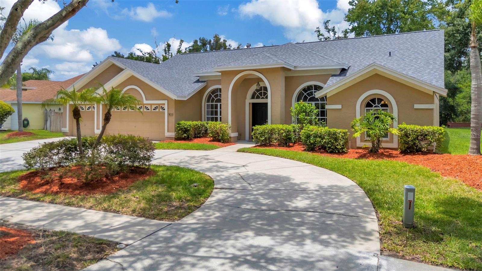 Front/Circular Driveway