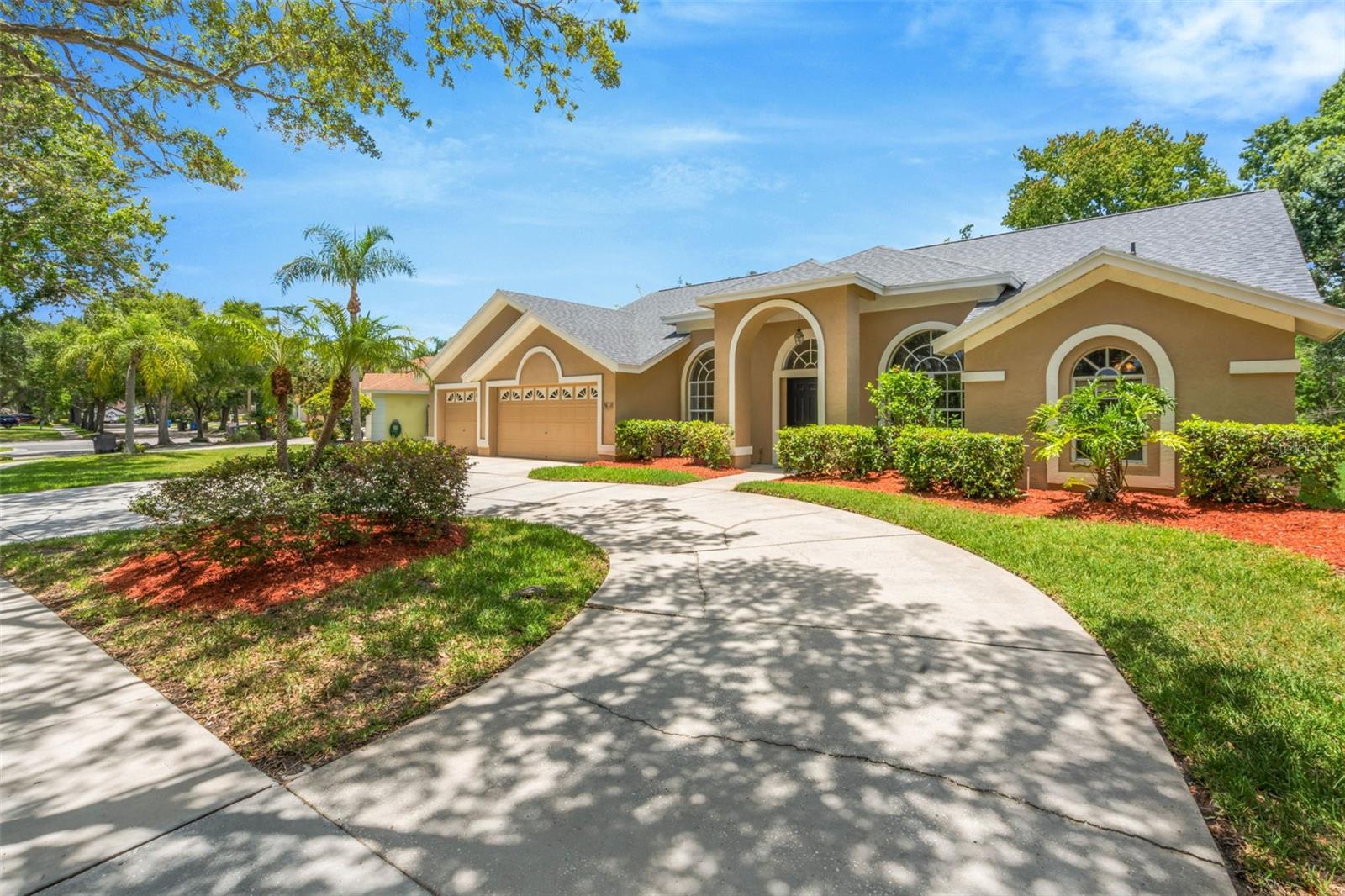 Front/Circular Driveway