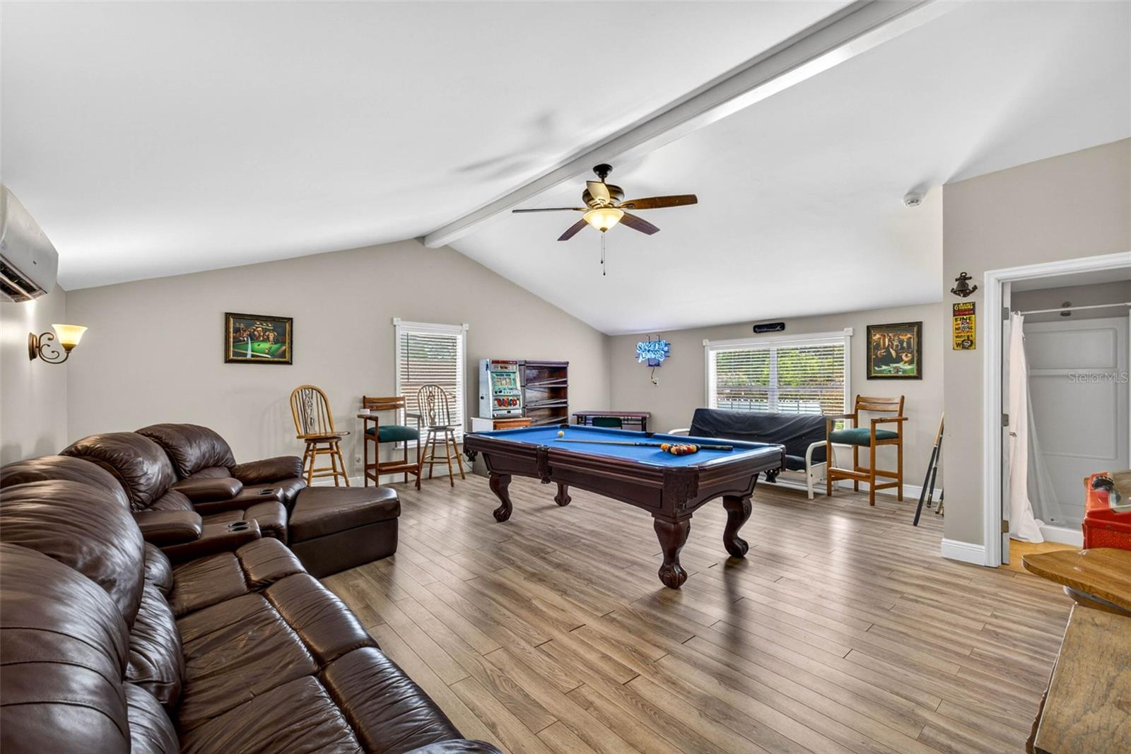 In Law Suite/Loft/Studio/Flex Space Upstairs
