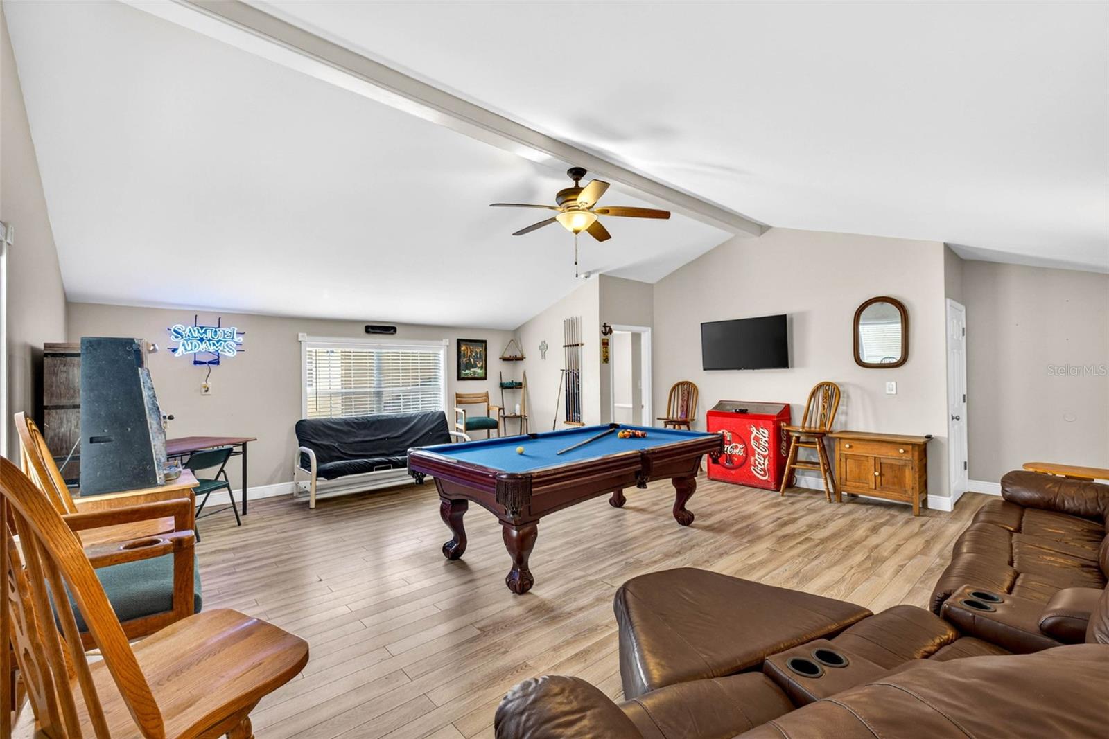 In Law Suite/Loft/Studio/Flex Space Upstairs