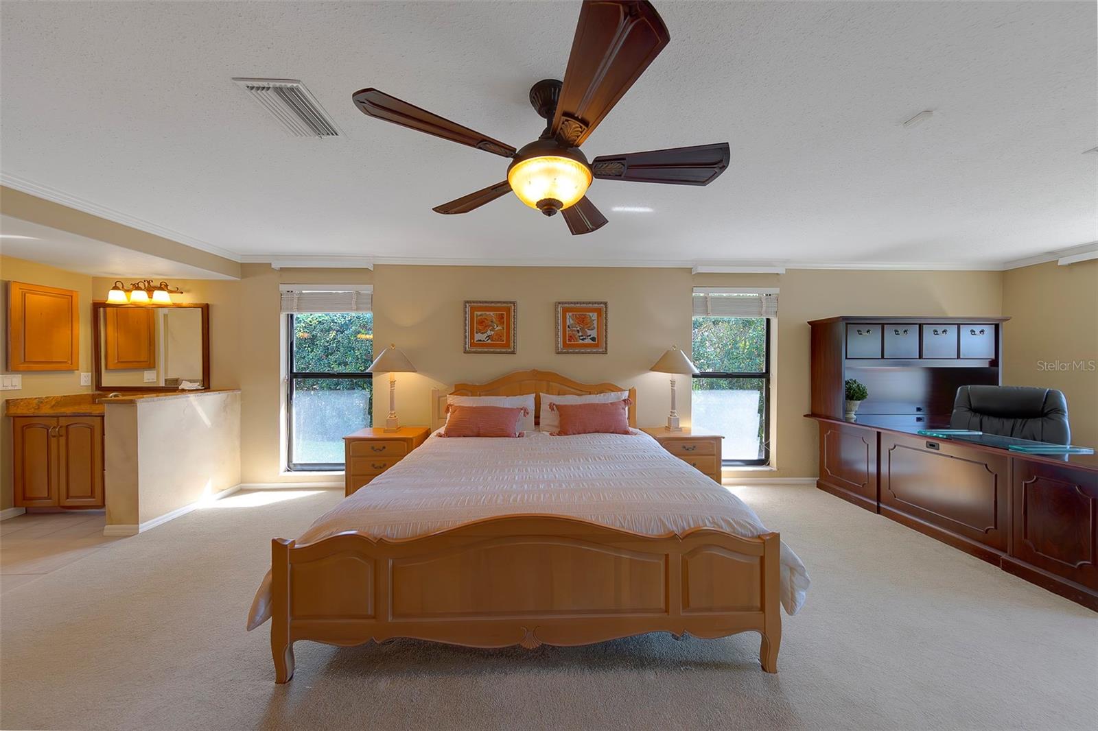 Lets take a look at the Master Bedroom