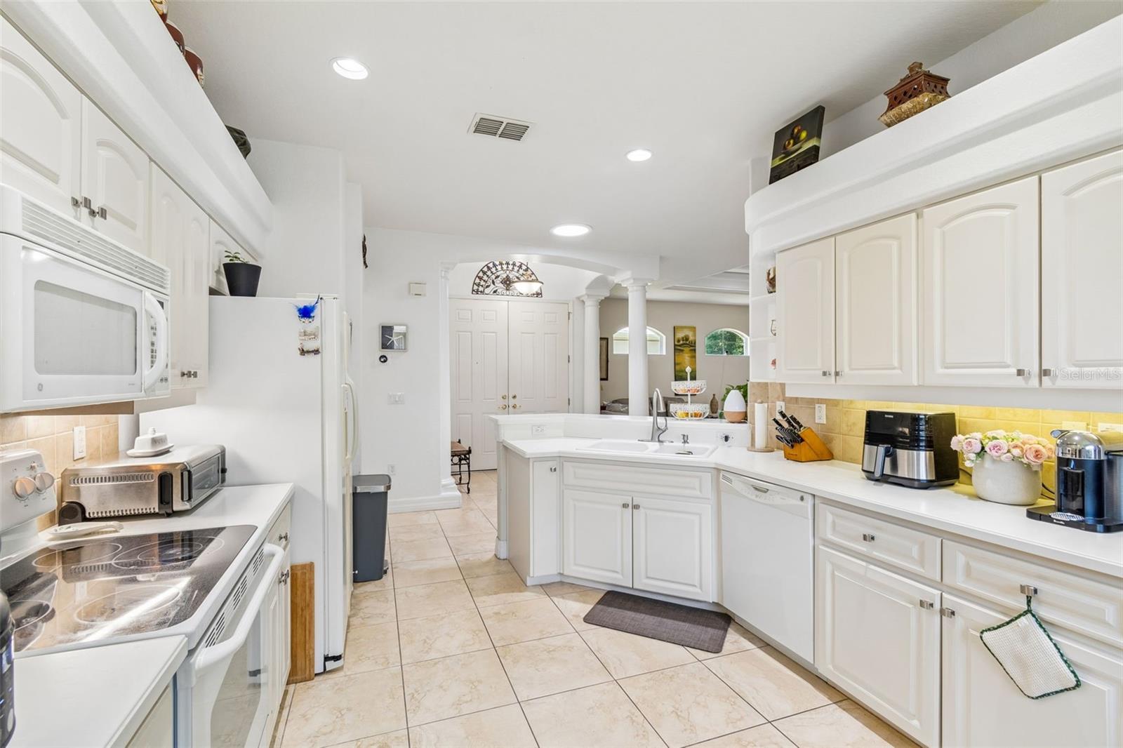 TB8518800
