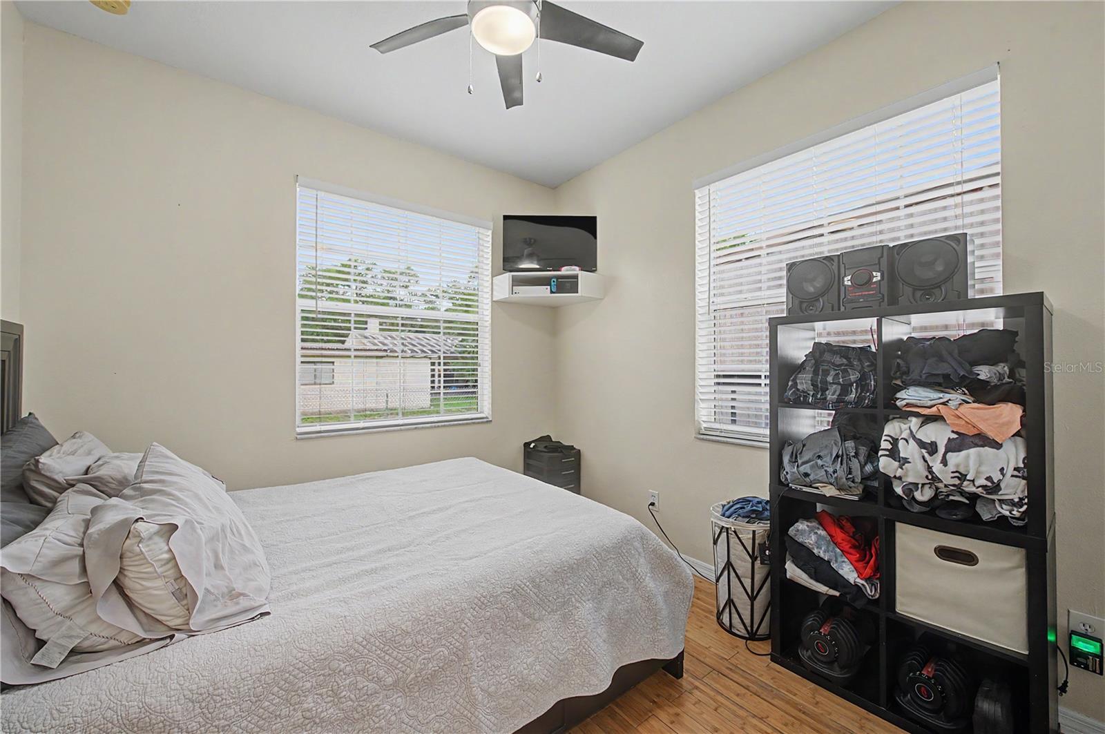 Guest Bedroom, Ceiling fan with light.
