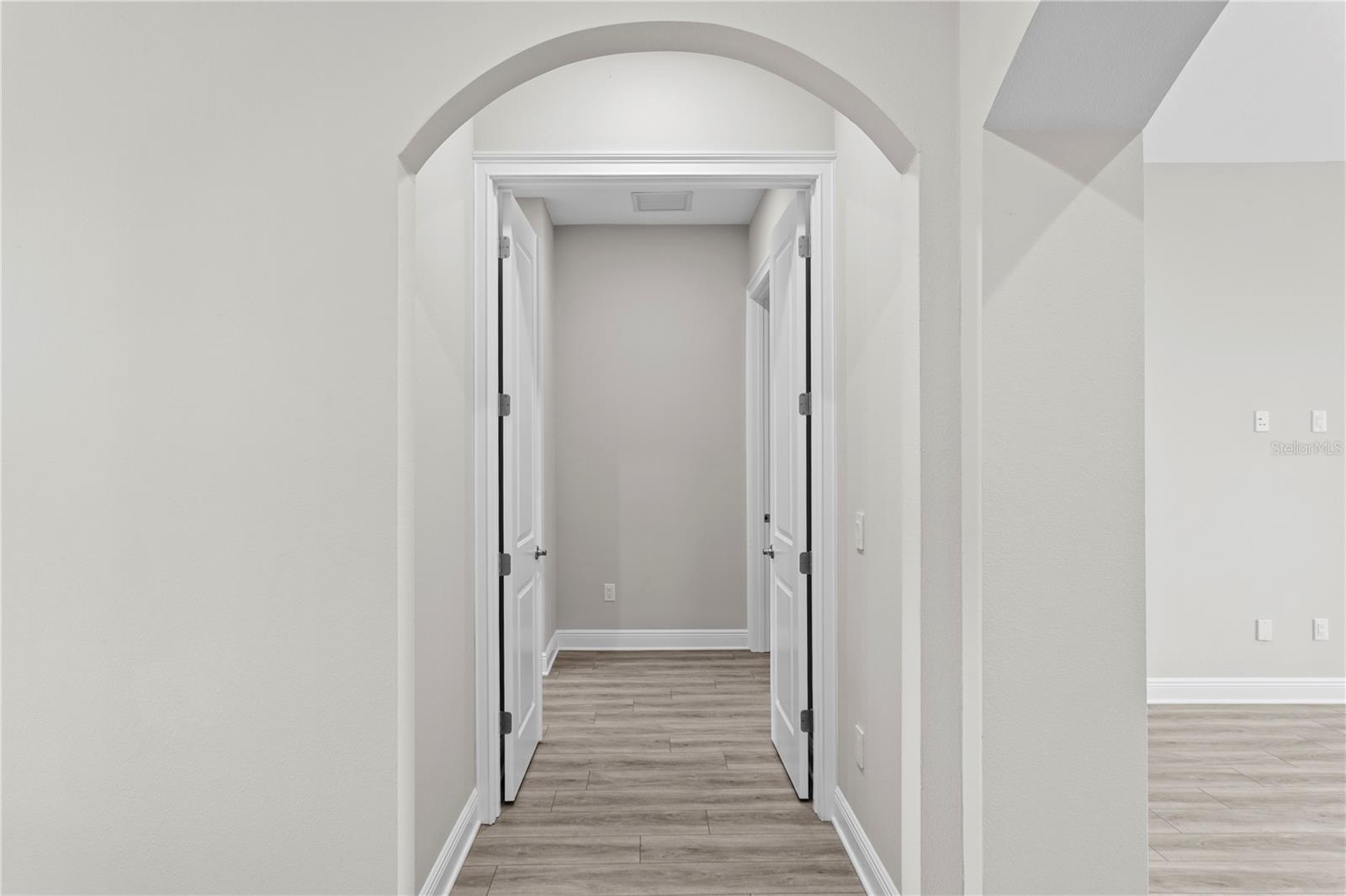TB8518866