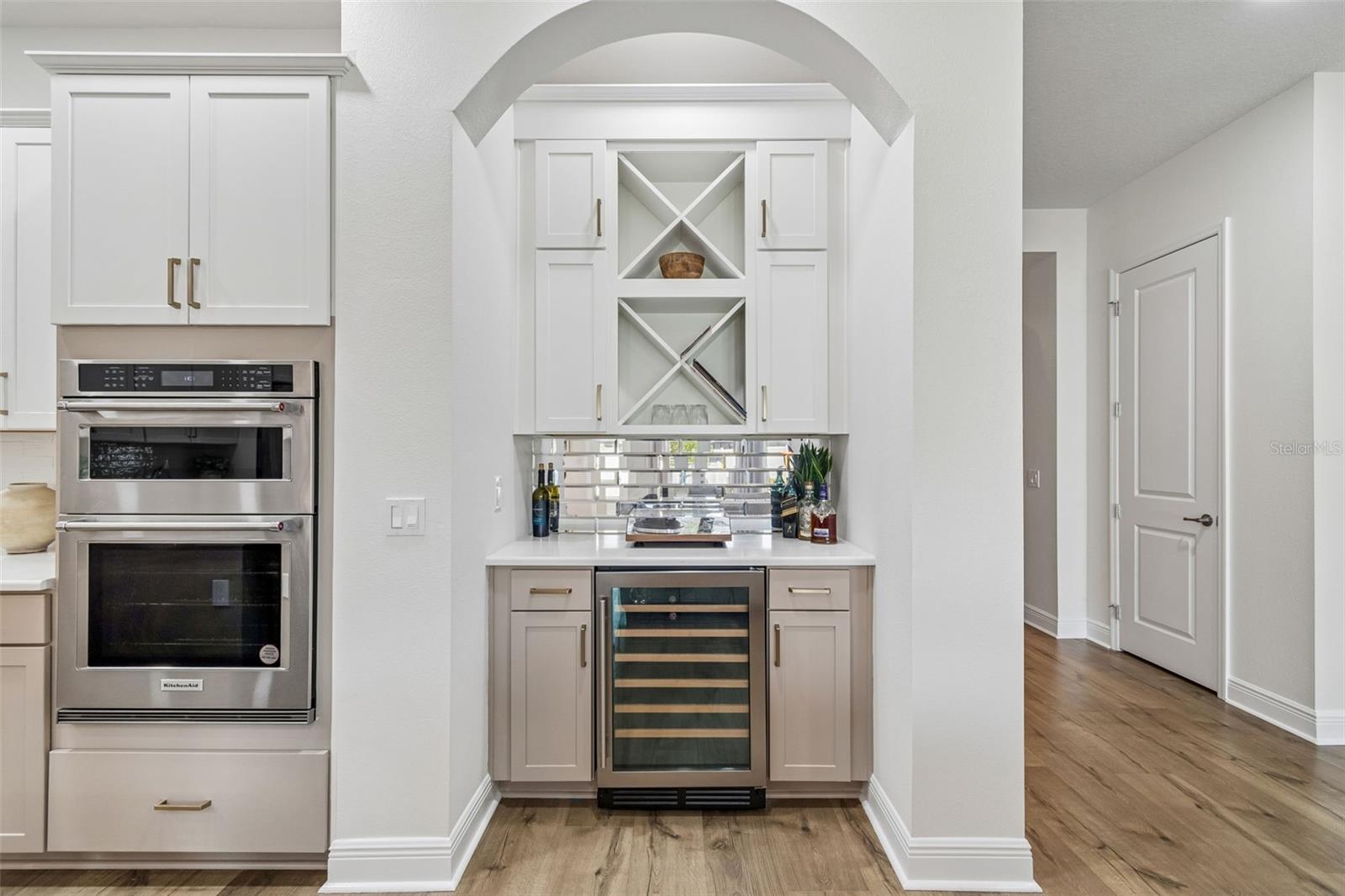 Kitchen/Dry bar