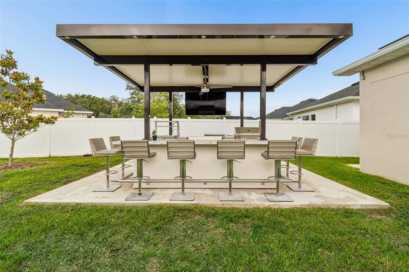 Outdoor Kitchen