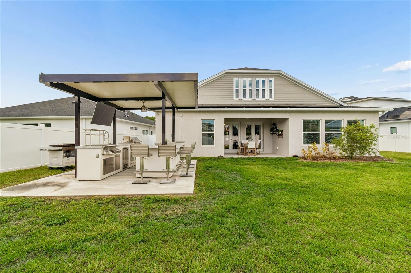 Outdoor Kitchen