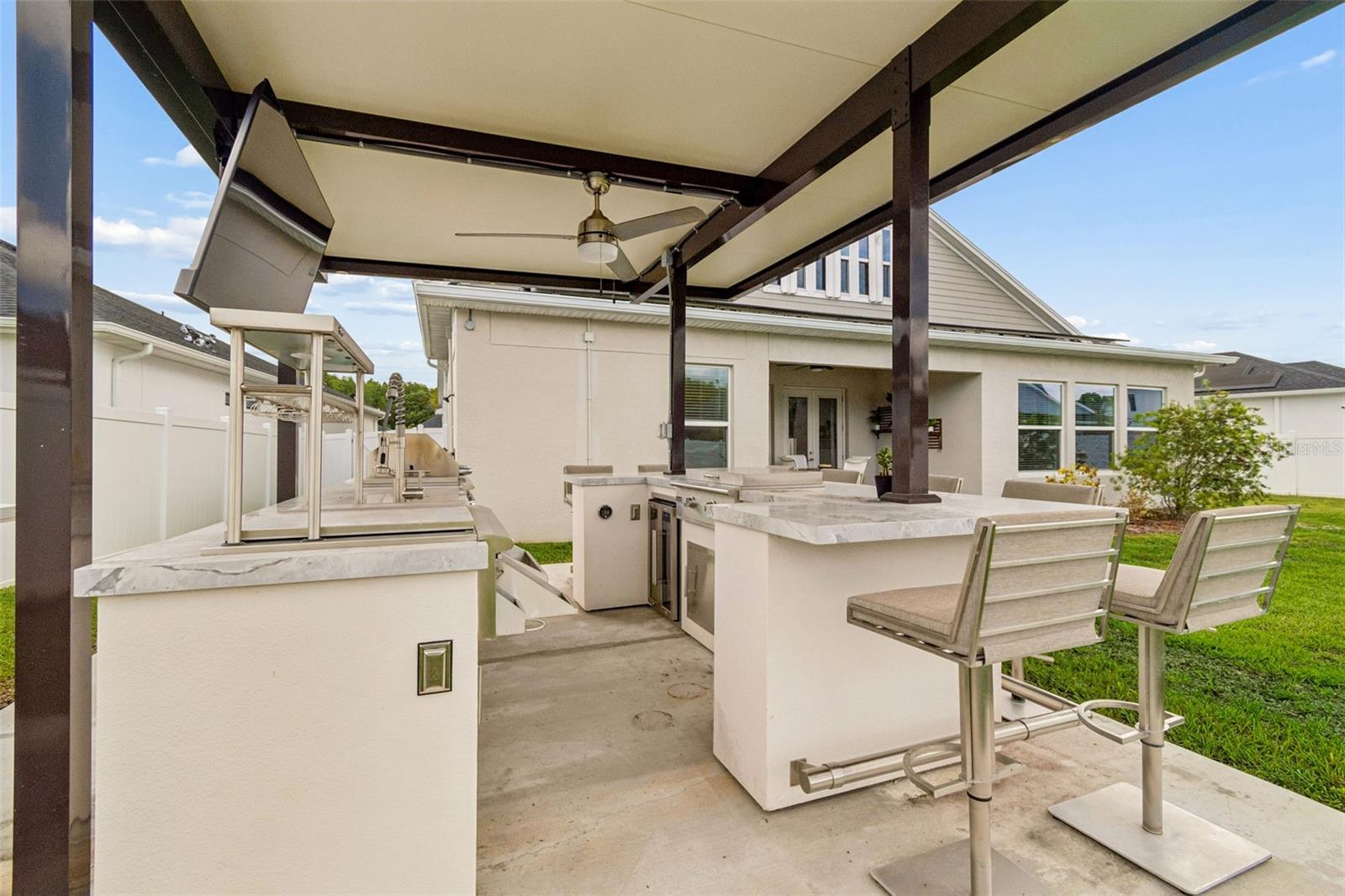 Outdoor Kitchen