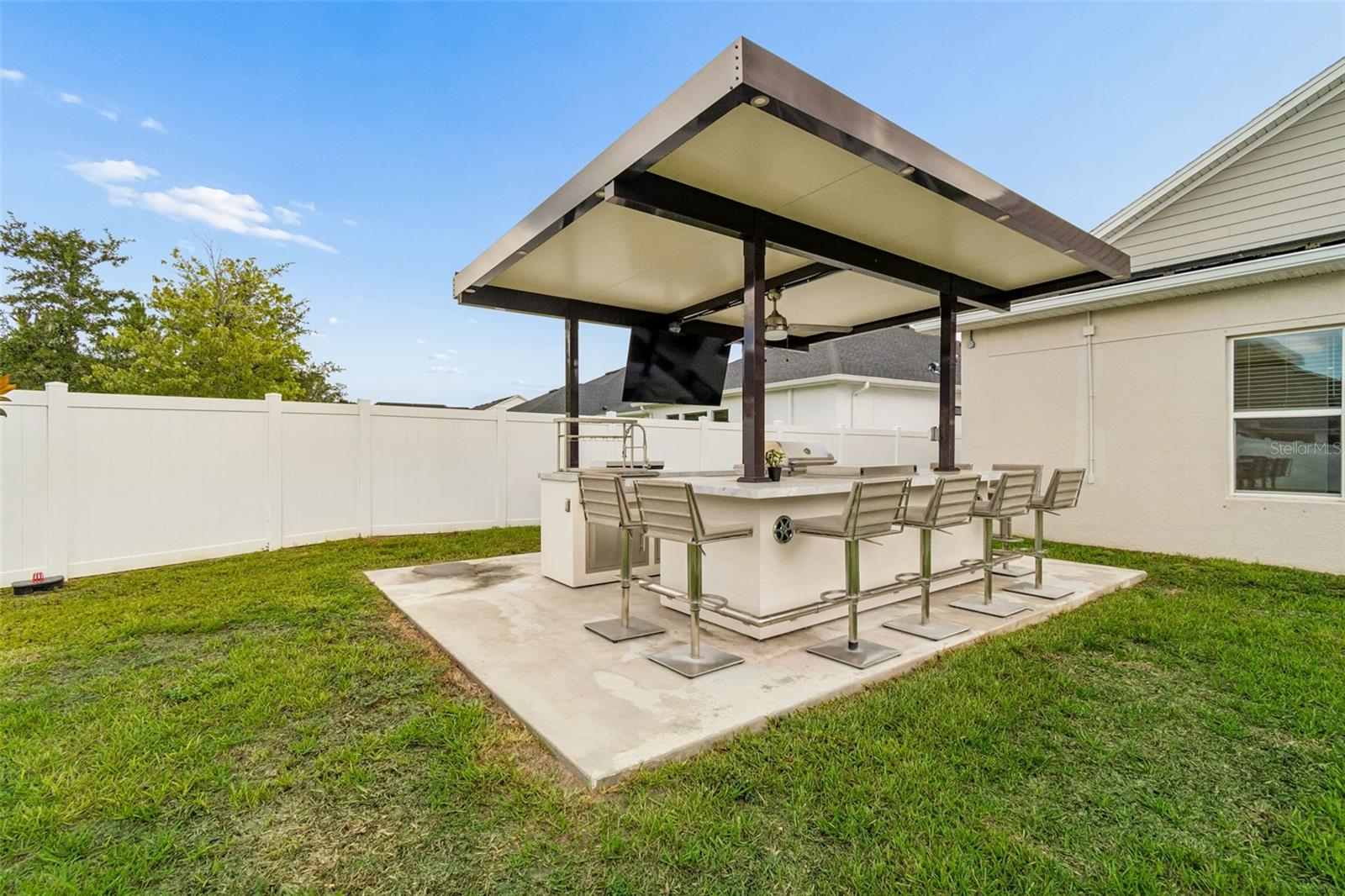 Outdoor Kitchen