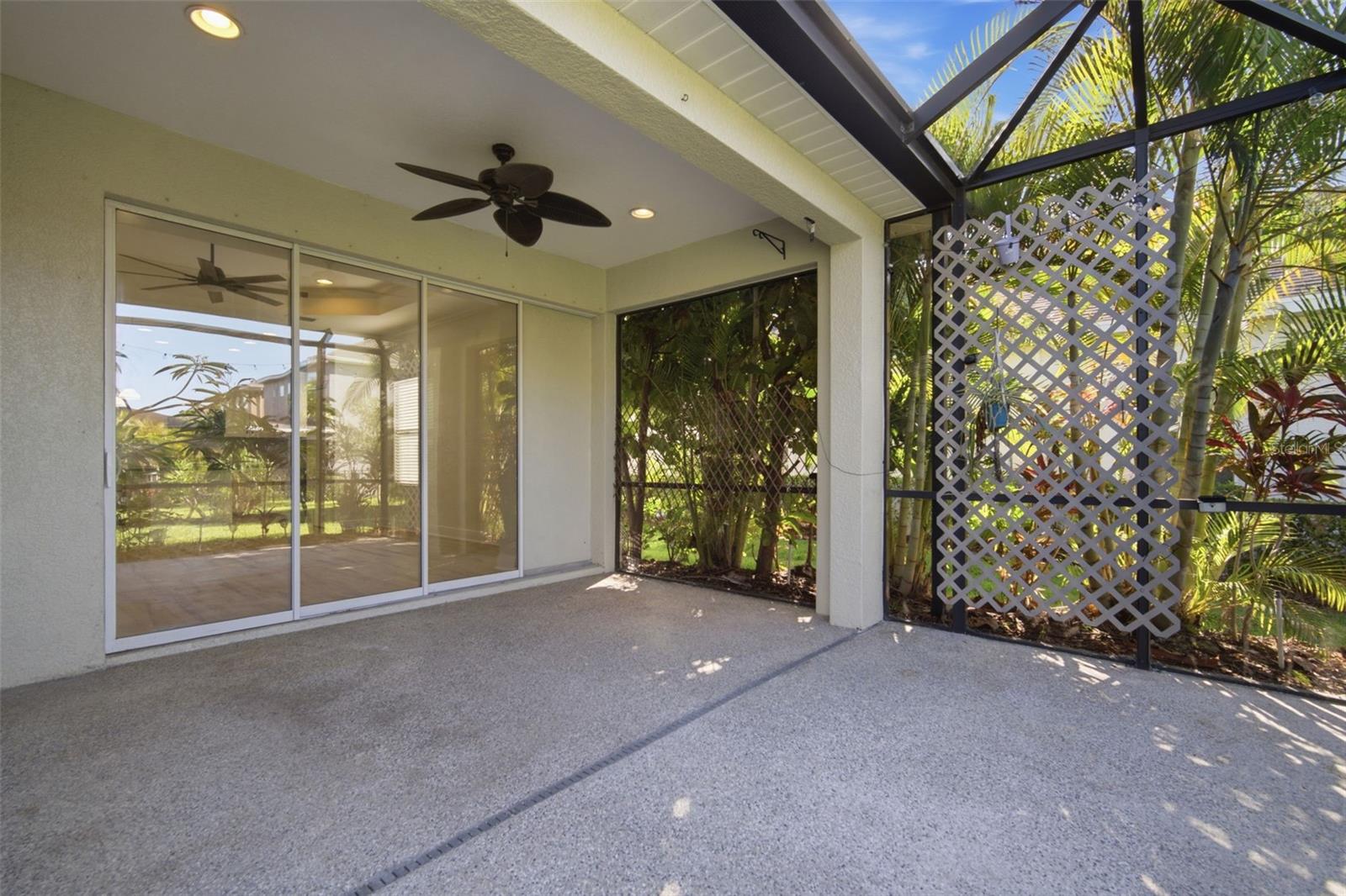 Large screened in lanai