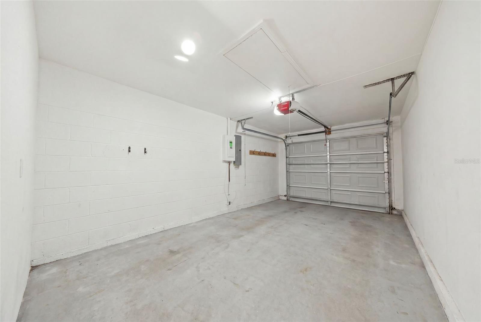 One car garage