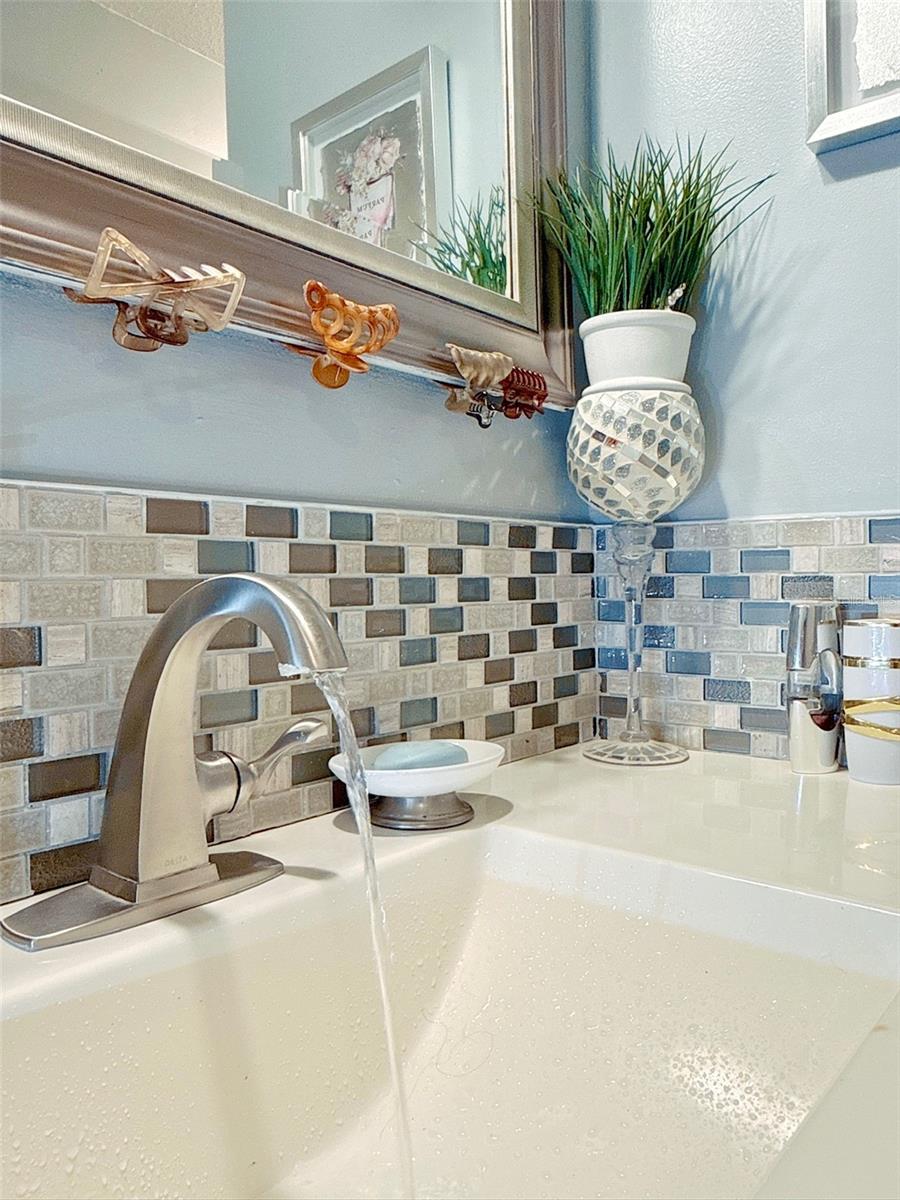 Bathroom sink