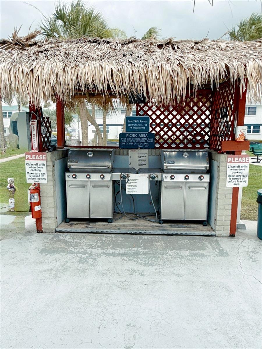 Community grill